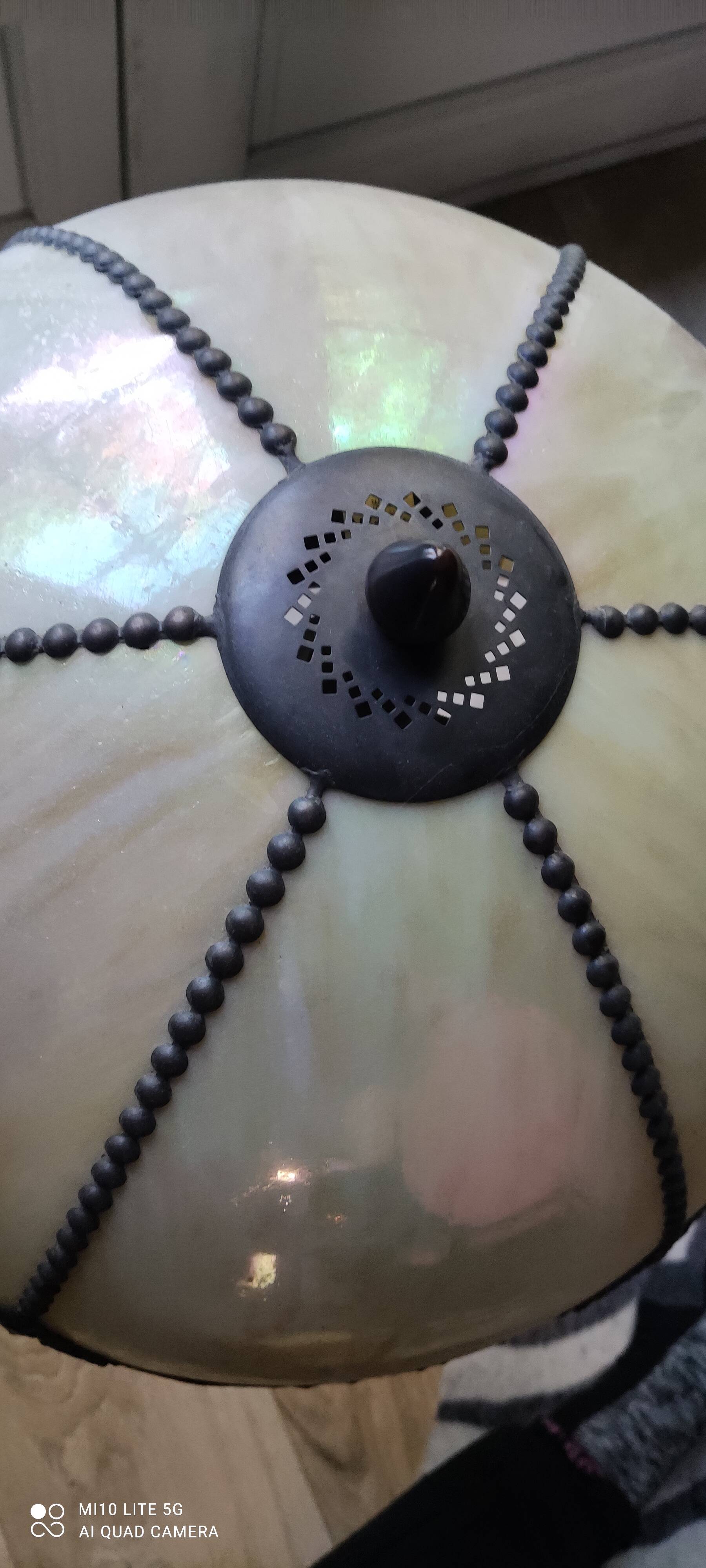 Tiffany style table lamp