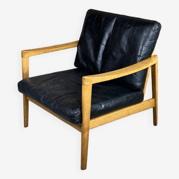 Vintage Scandinavian armchair 70, S in teak and black leather