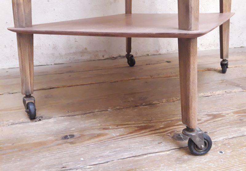 Table served legs compass with wheels 1950s