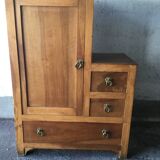Asymmetric dresser