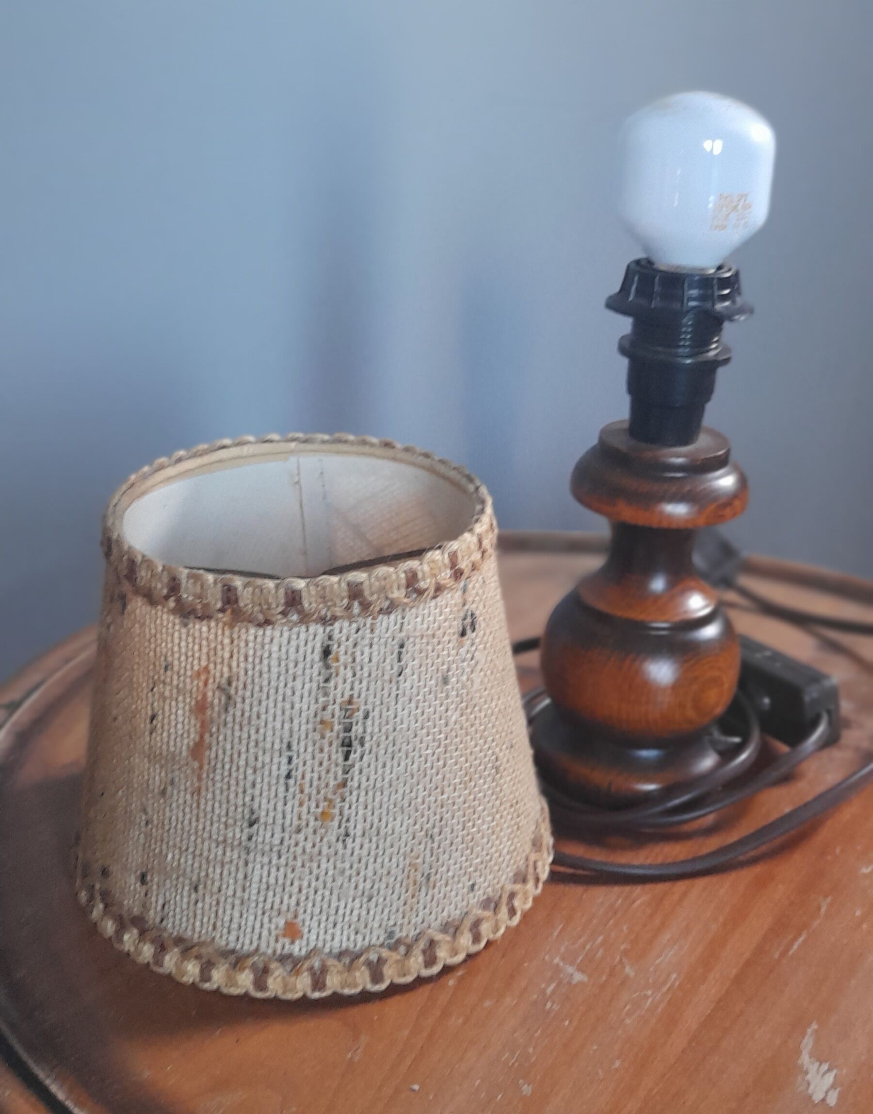 Bedside lamp wooden foot, clip jute lampshade, seventies