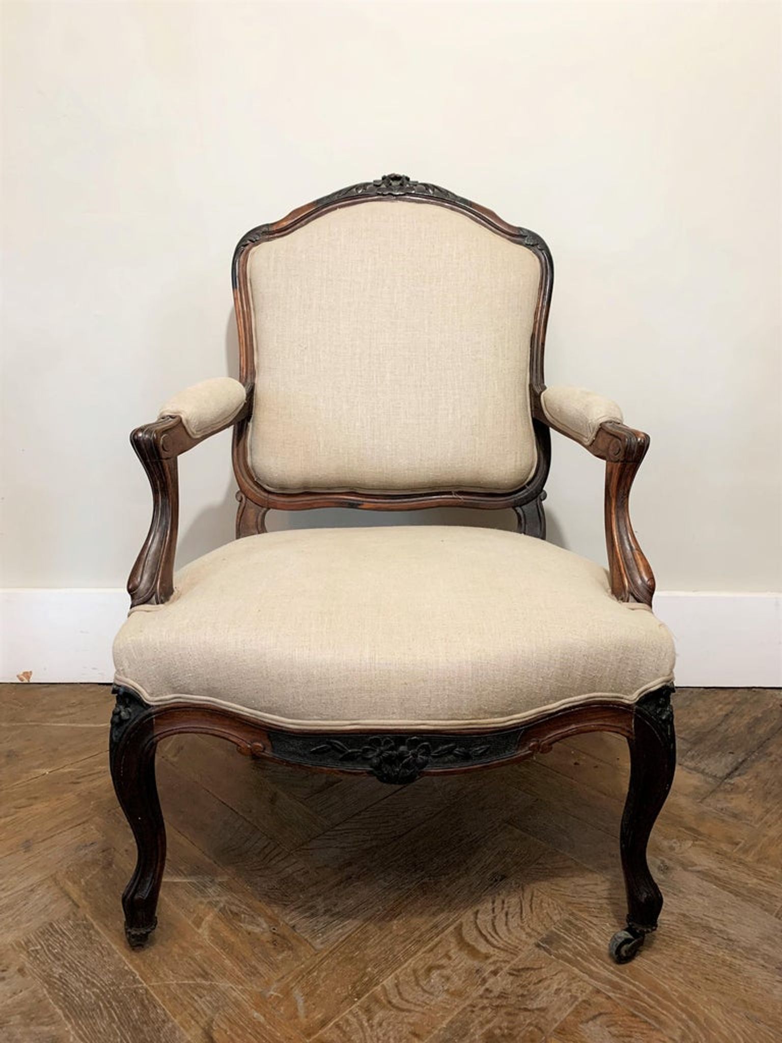 Fauteuil à la reine, style Louis XV, XIXème siècle
