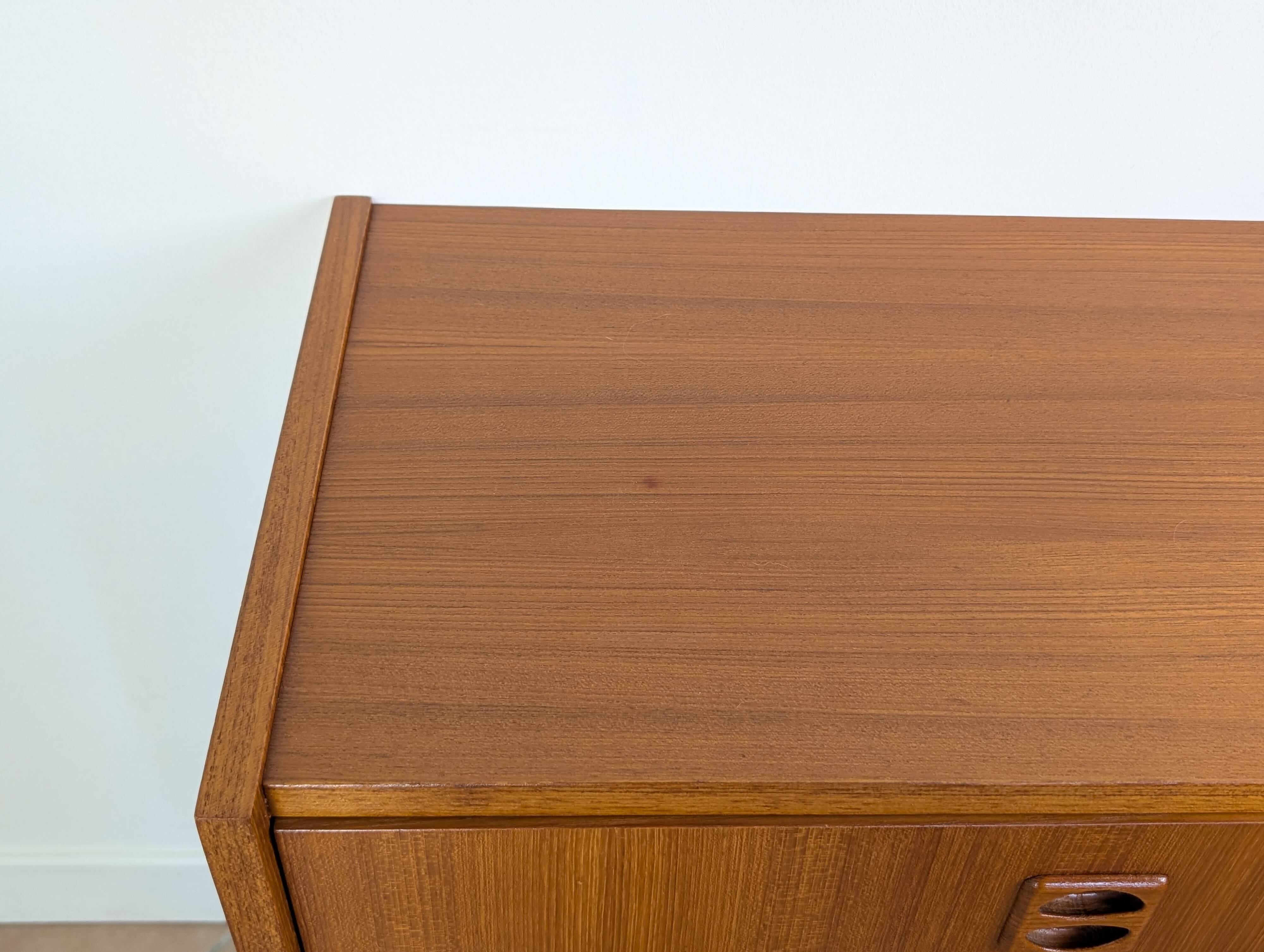 Scandinavian chest of drawers