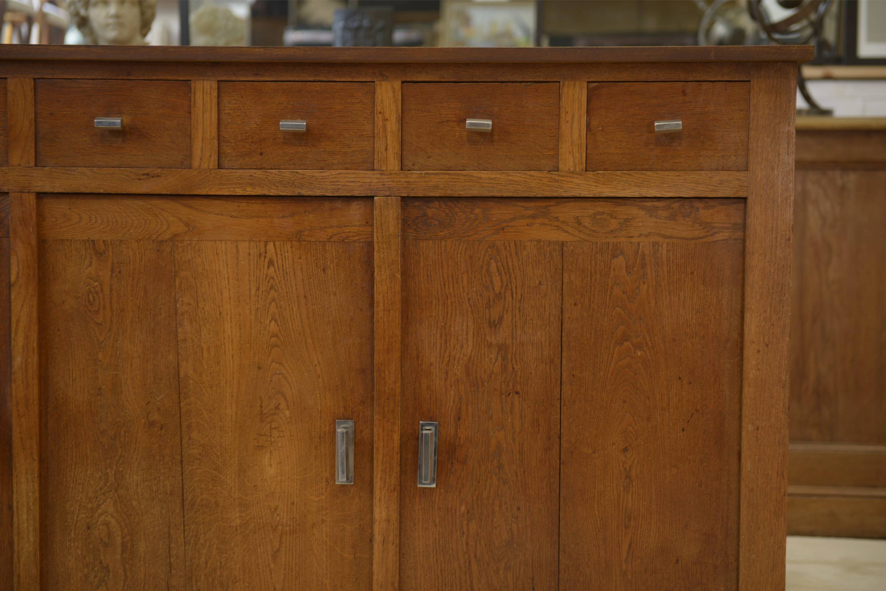 Buffet Art Déco moderniste en chêne massif 1940’s
