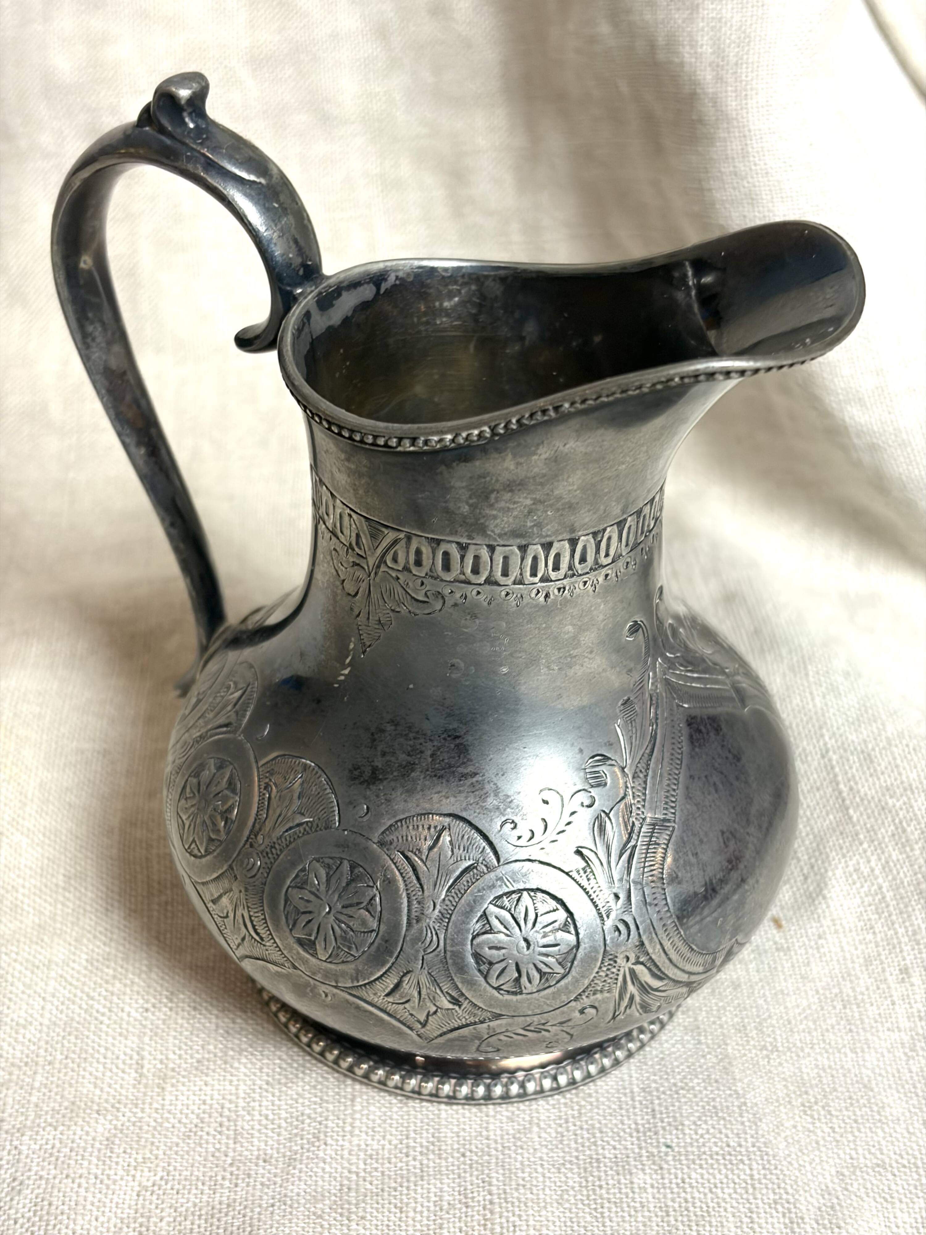 Pot à lait en métal argenté, 1870