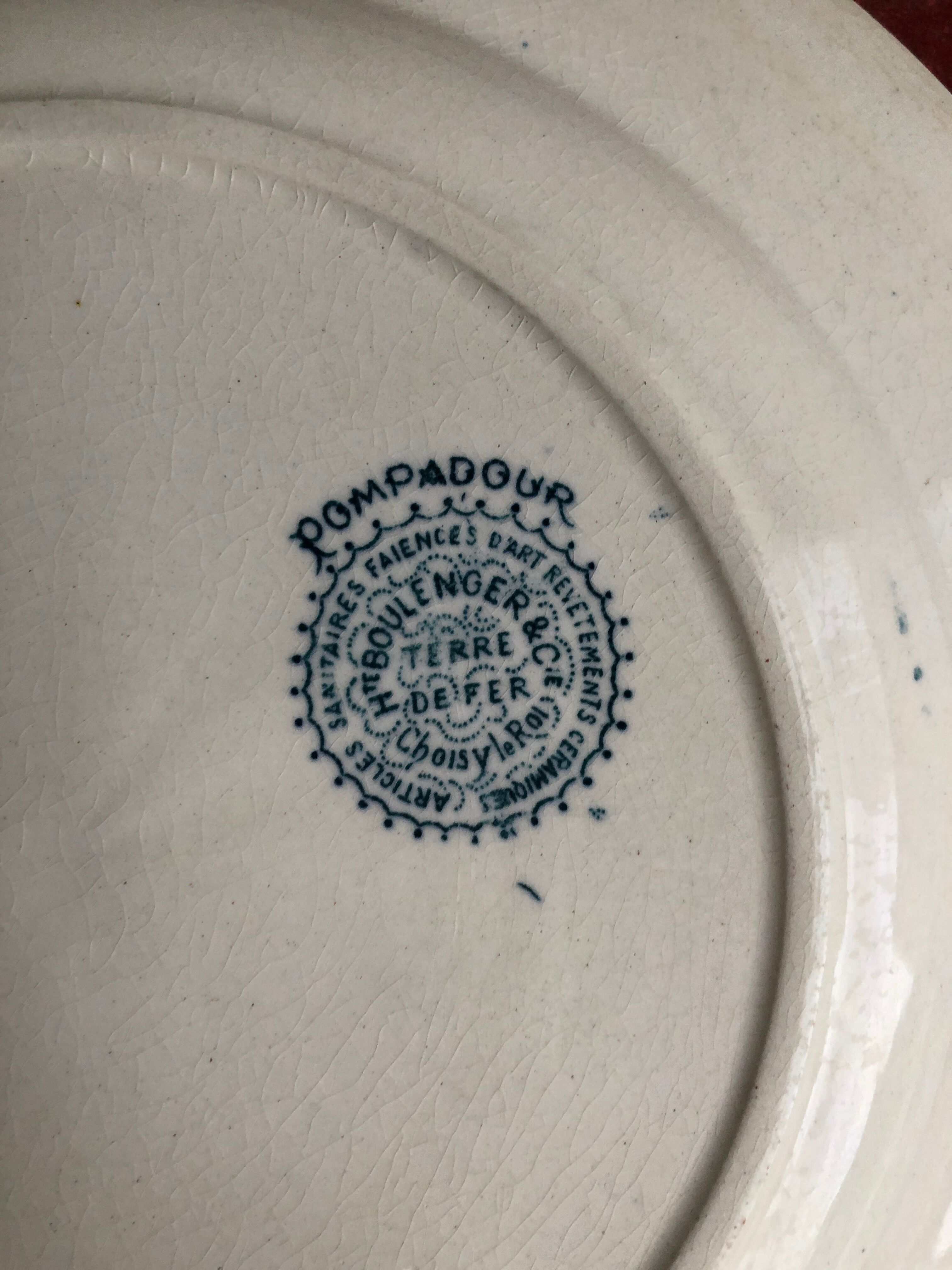 Lot of 3 flat plates in earthenware Choisy the King Iron Earth model Pompadour