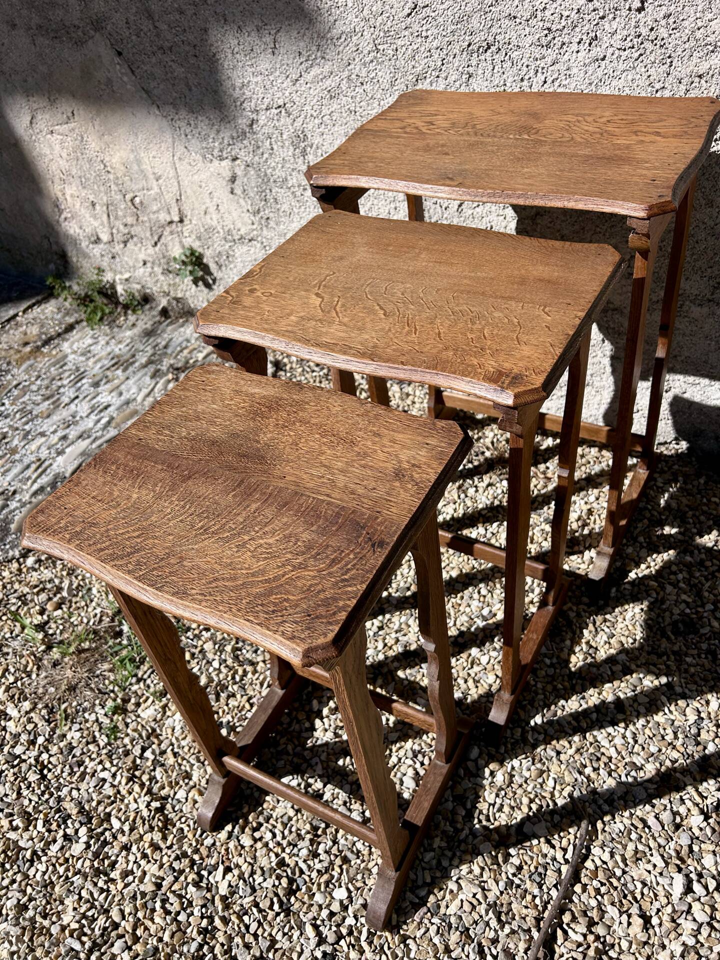 Tables gigognes