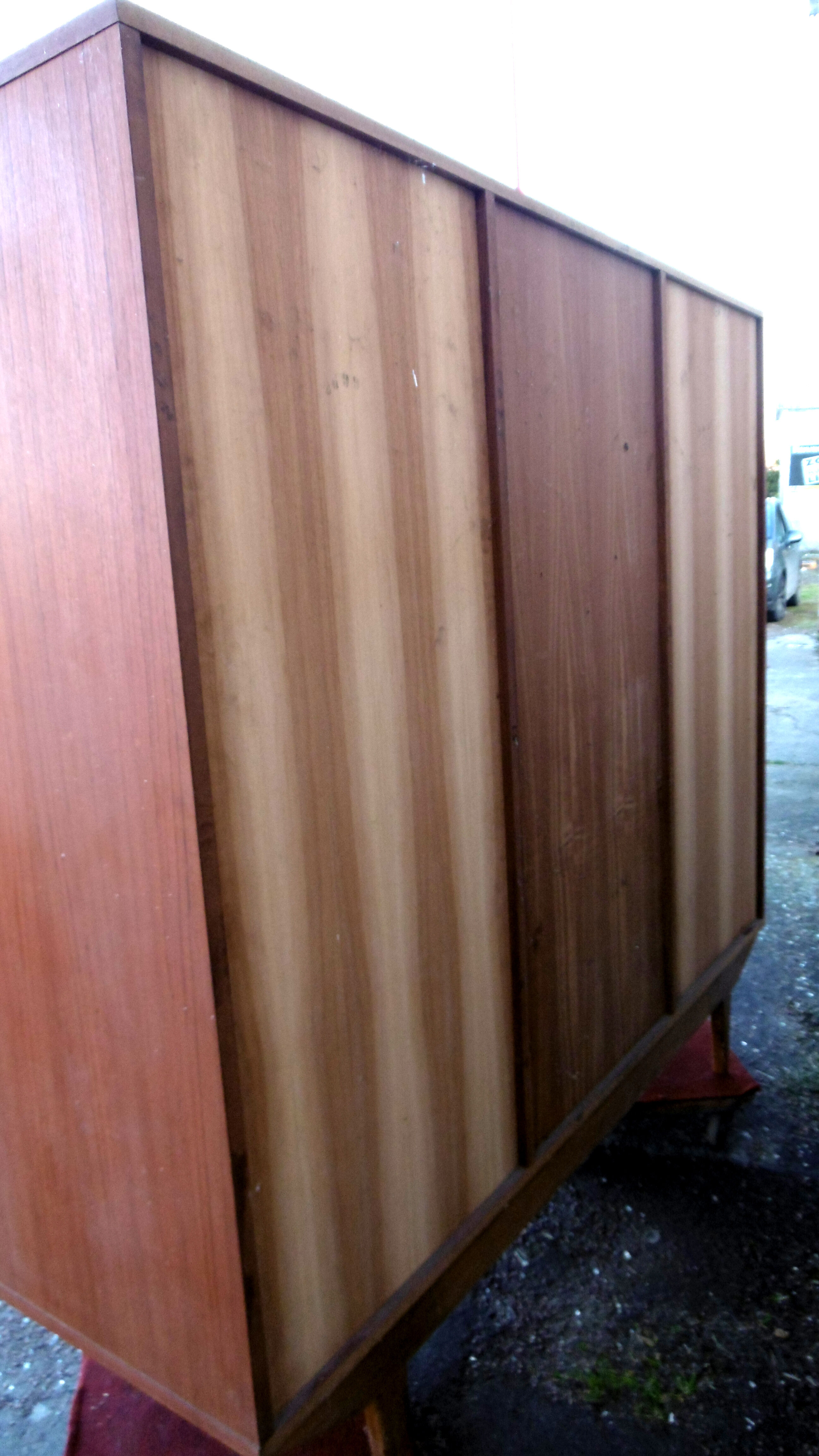 Armoire scandinave en teck des années 1970