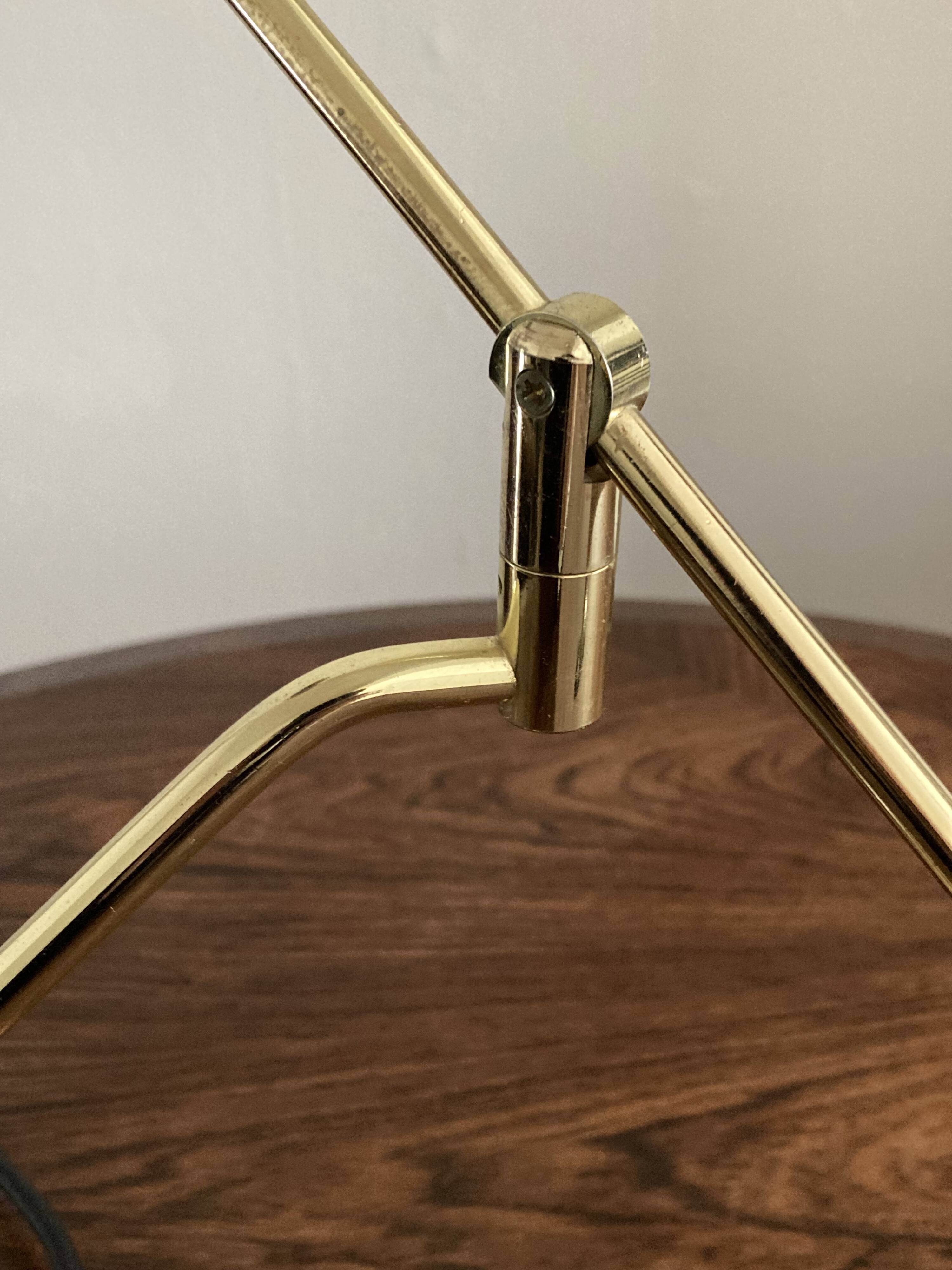 Massive vintage 80s swing arm table lamp