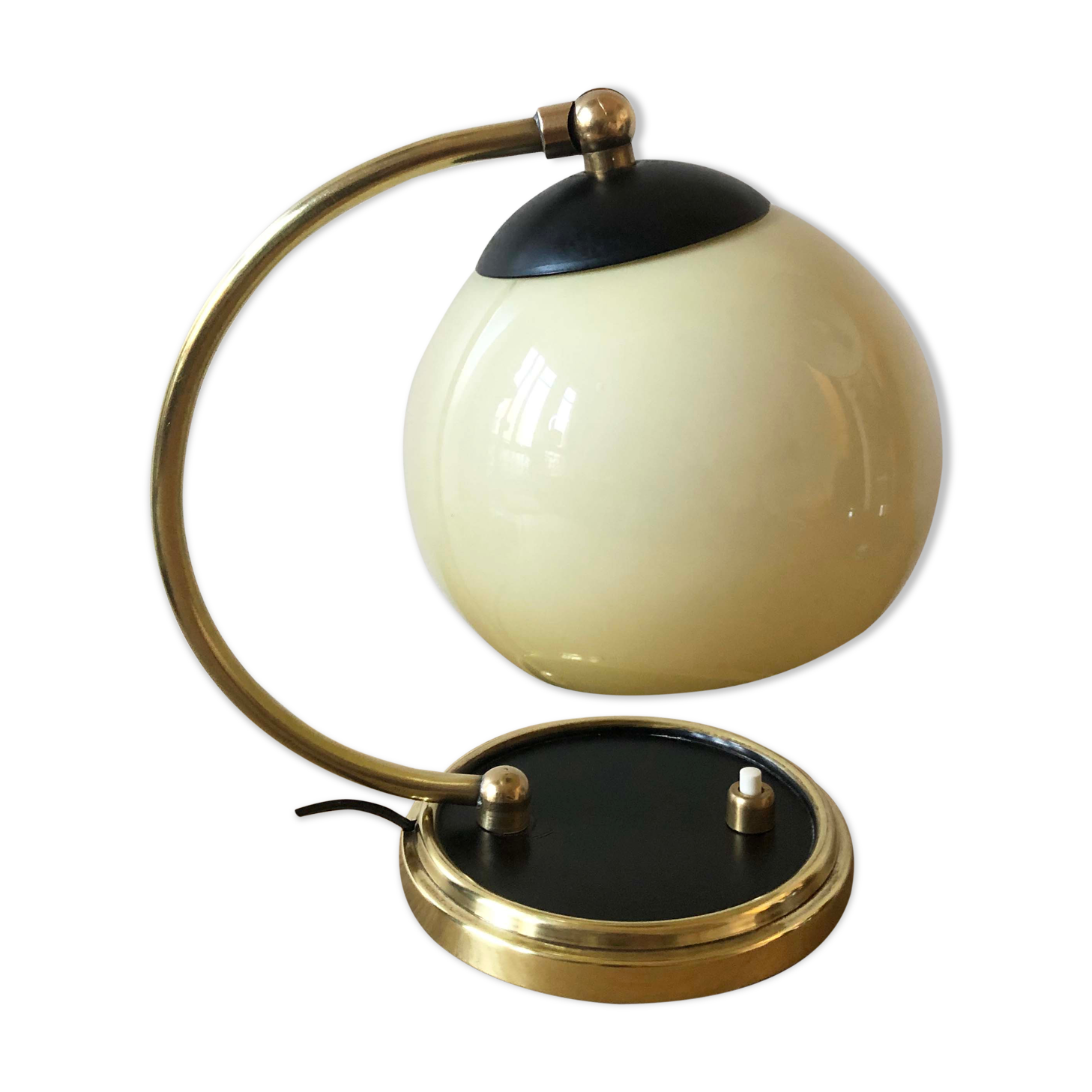 Old lamp articulated with opaline