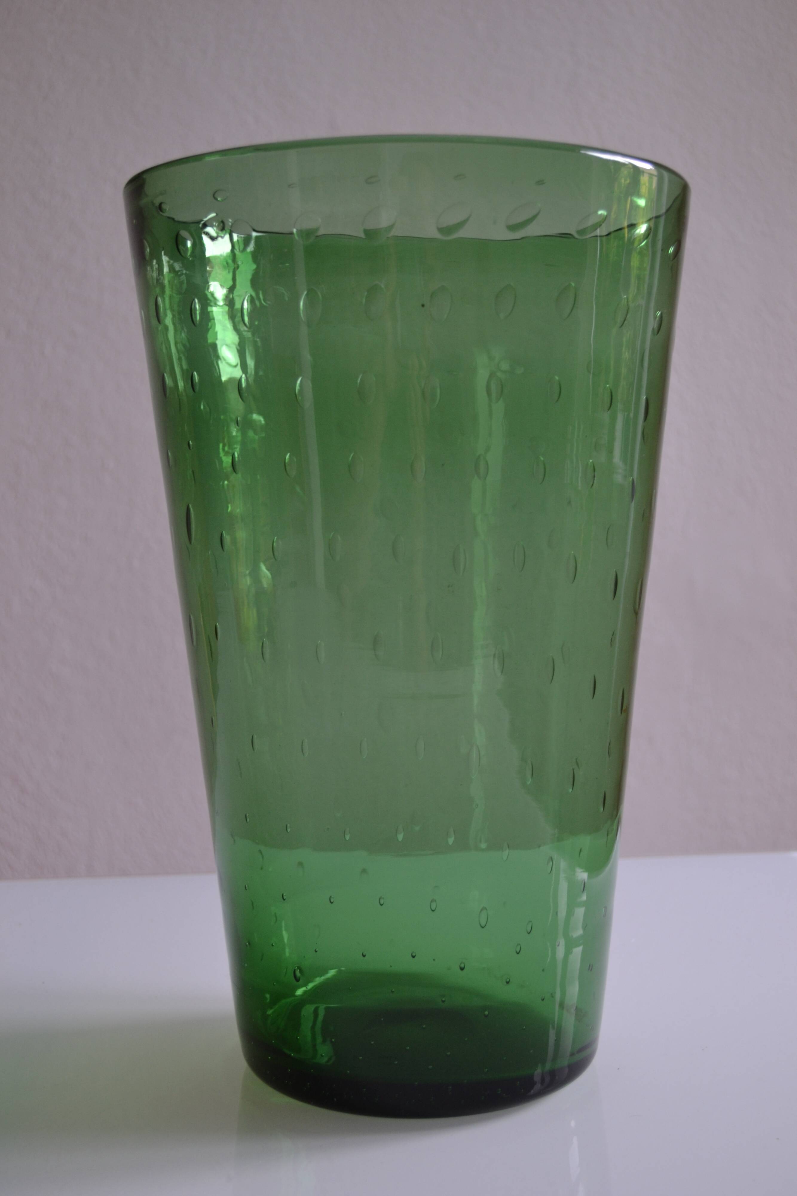 Very large vase 35 cm in green bullicante glass Murano or Empoli Italy 1960