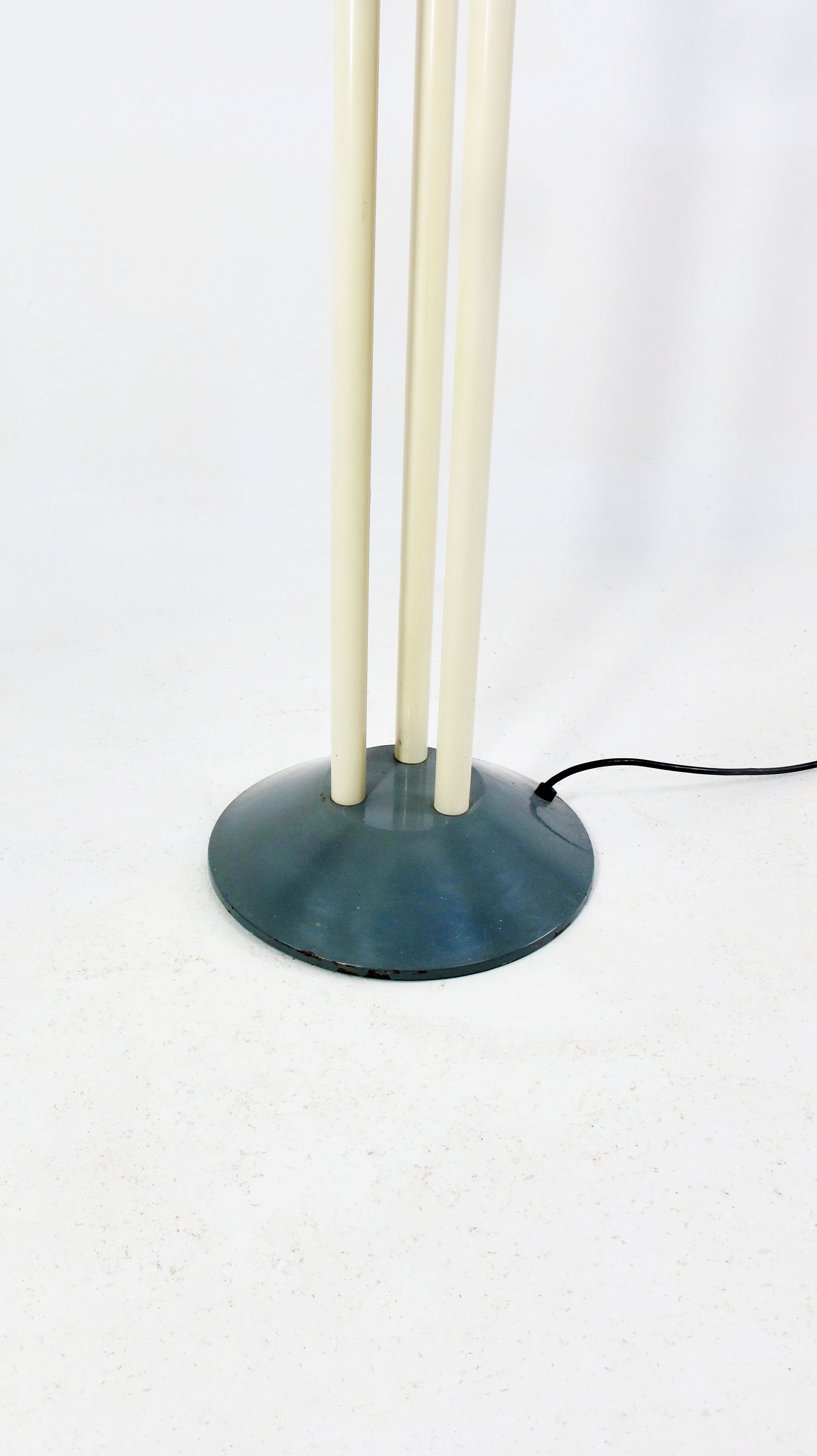 Trilumen lamppost, by Hans Von Klier for Bilumen