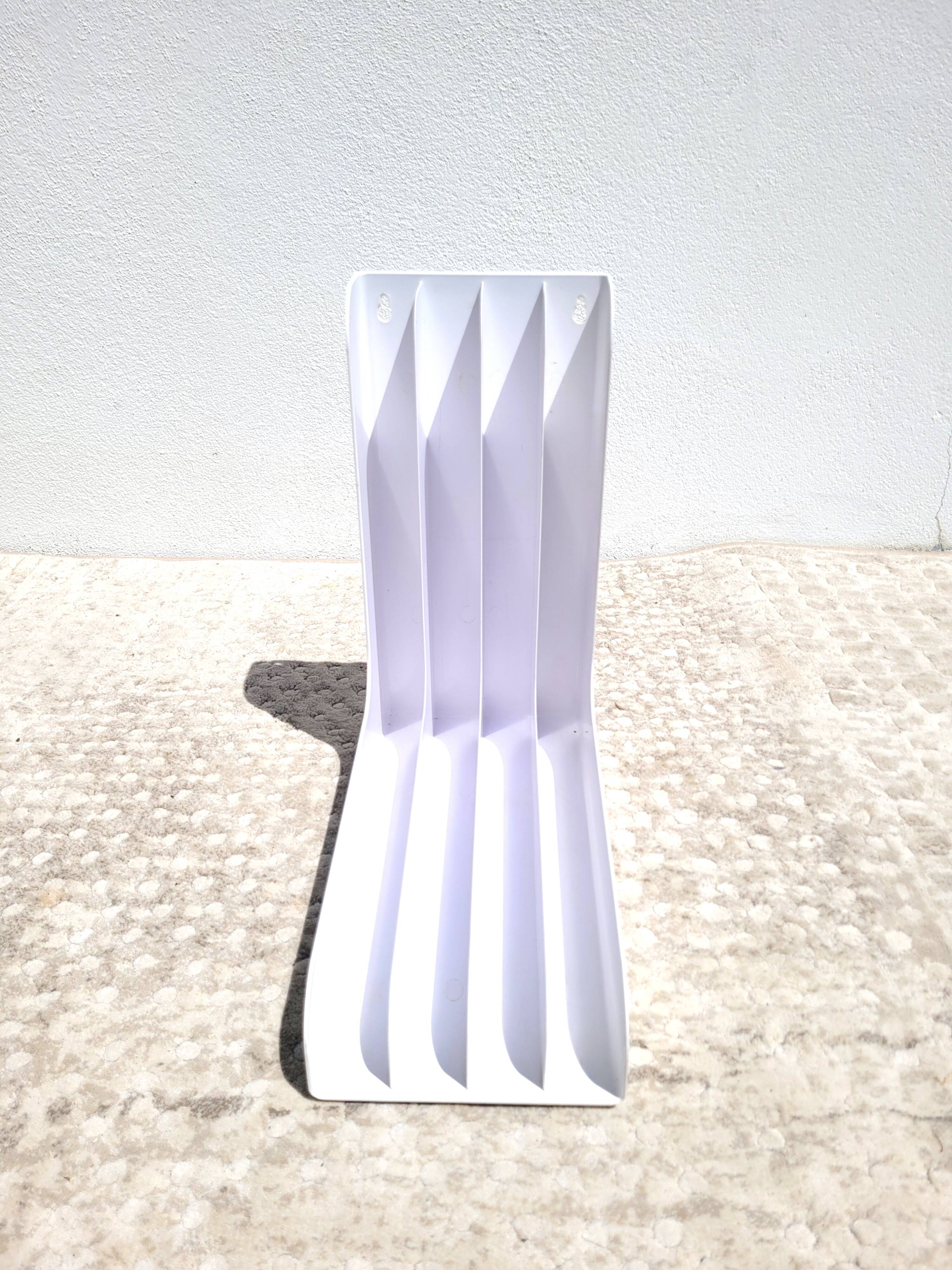 Vinyl range support or vintage record holder