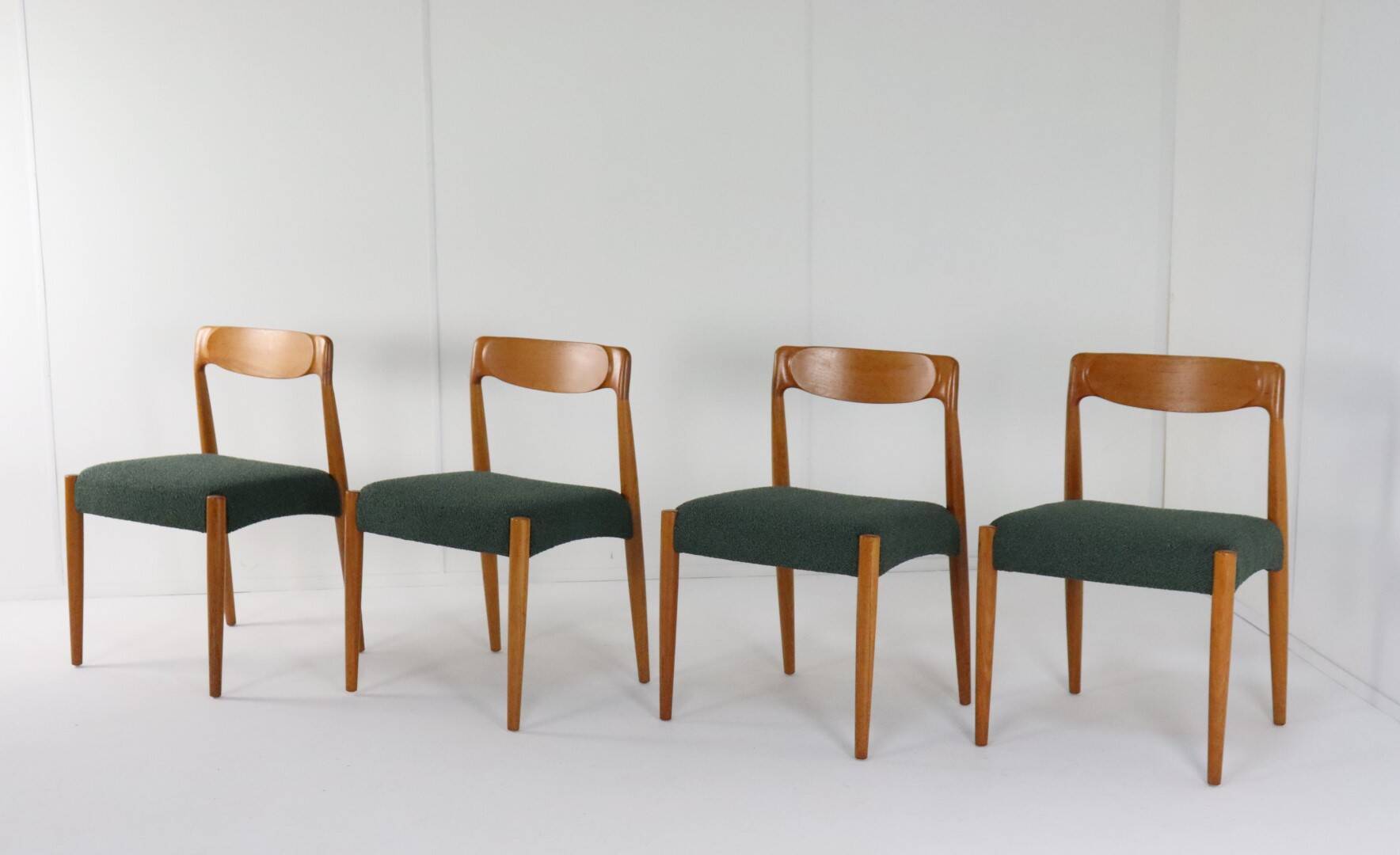 Set of 4 Danish Chairs 'Bjerremose'
