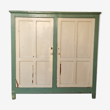 Armoire parisienne