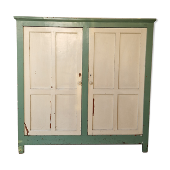 Armoire parisienne