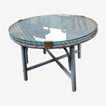 Rattan pedestal table