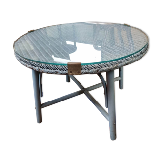 Rattan pedestal table