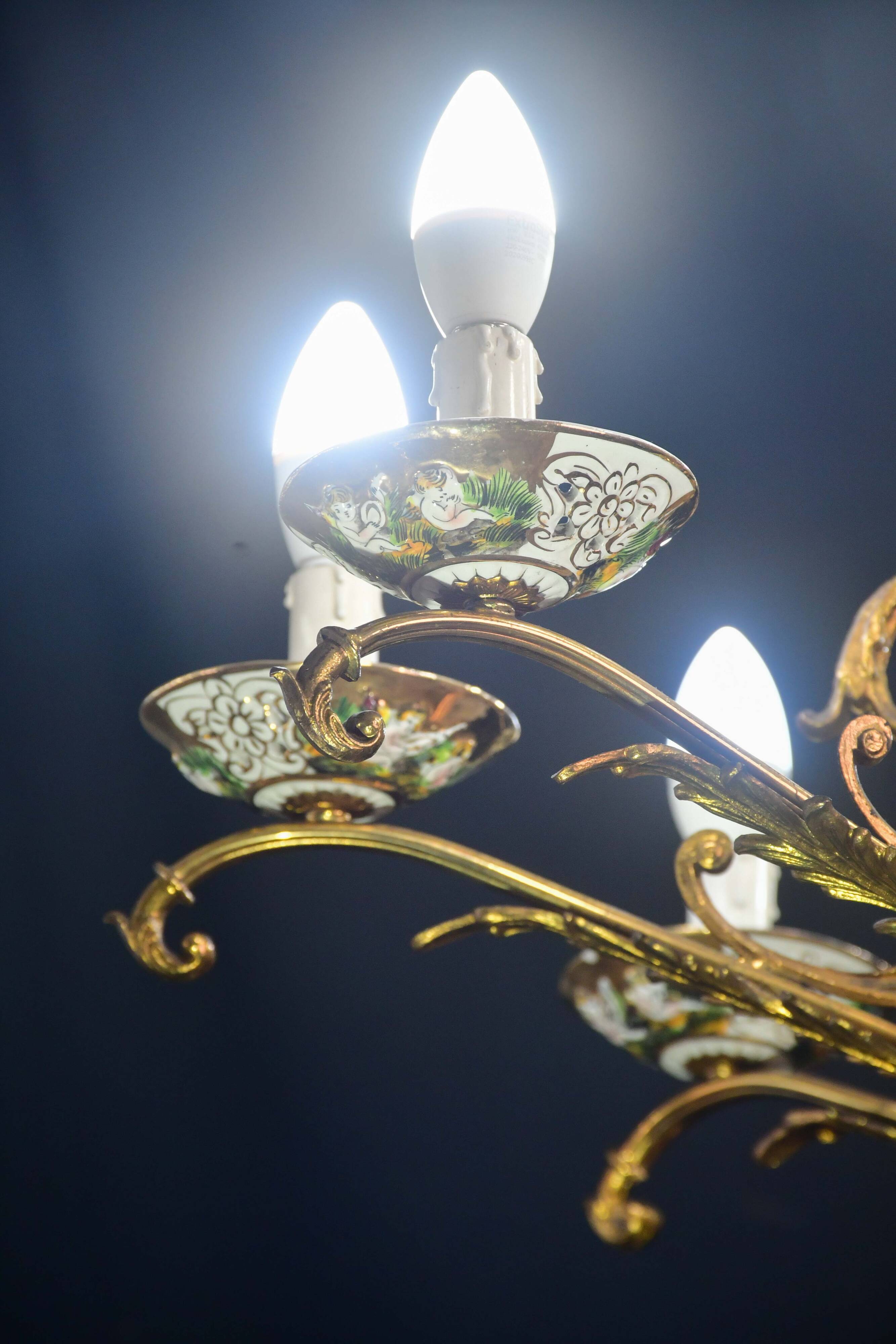 Manila, large size 12 light Italian vintage ceramic chandelier, 1960