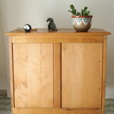 Country chest of drawers in vintage solid oak