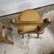 Paire de petites chaises brutalistes