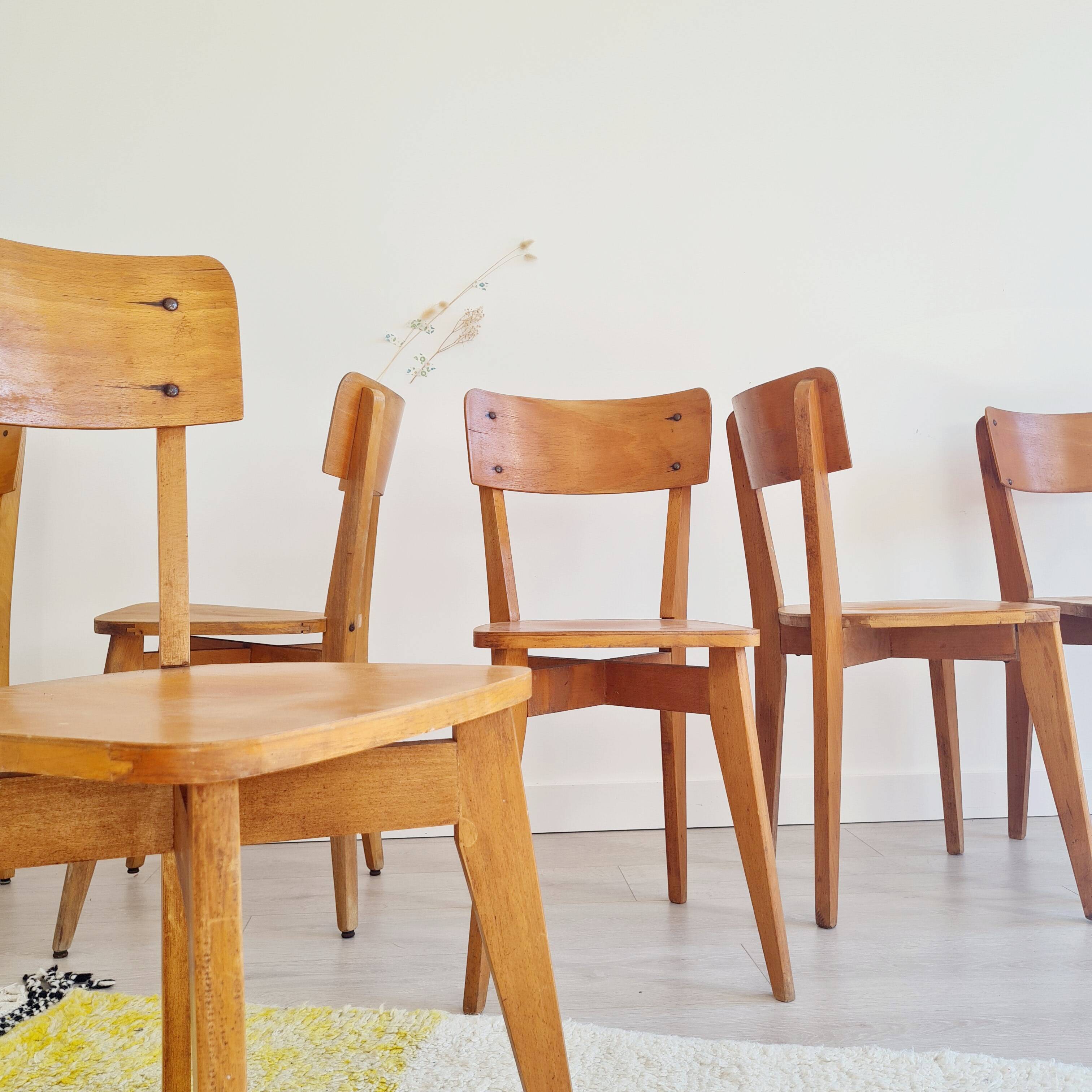 Série de chaises bistrot bois miel