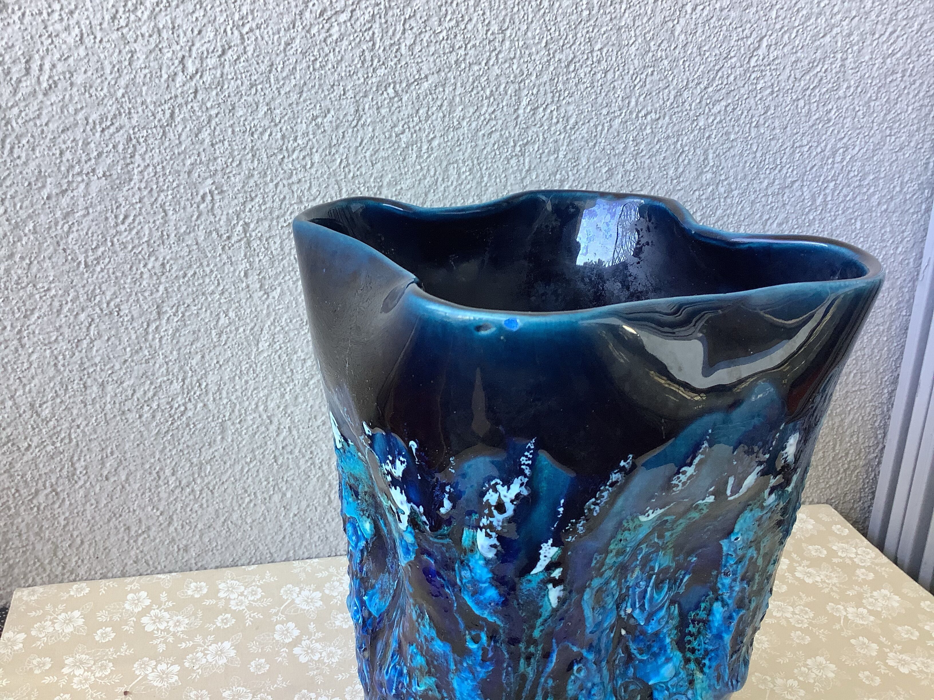 Vase fat lava Vallauris blue sea foam