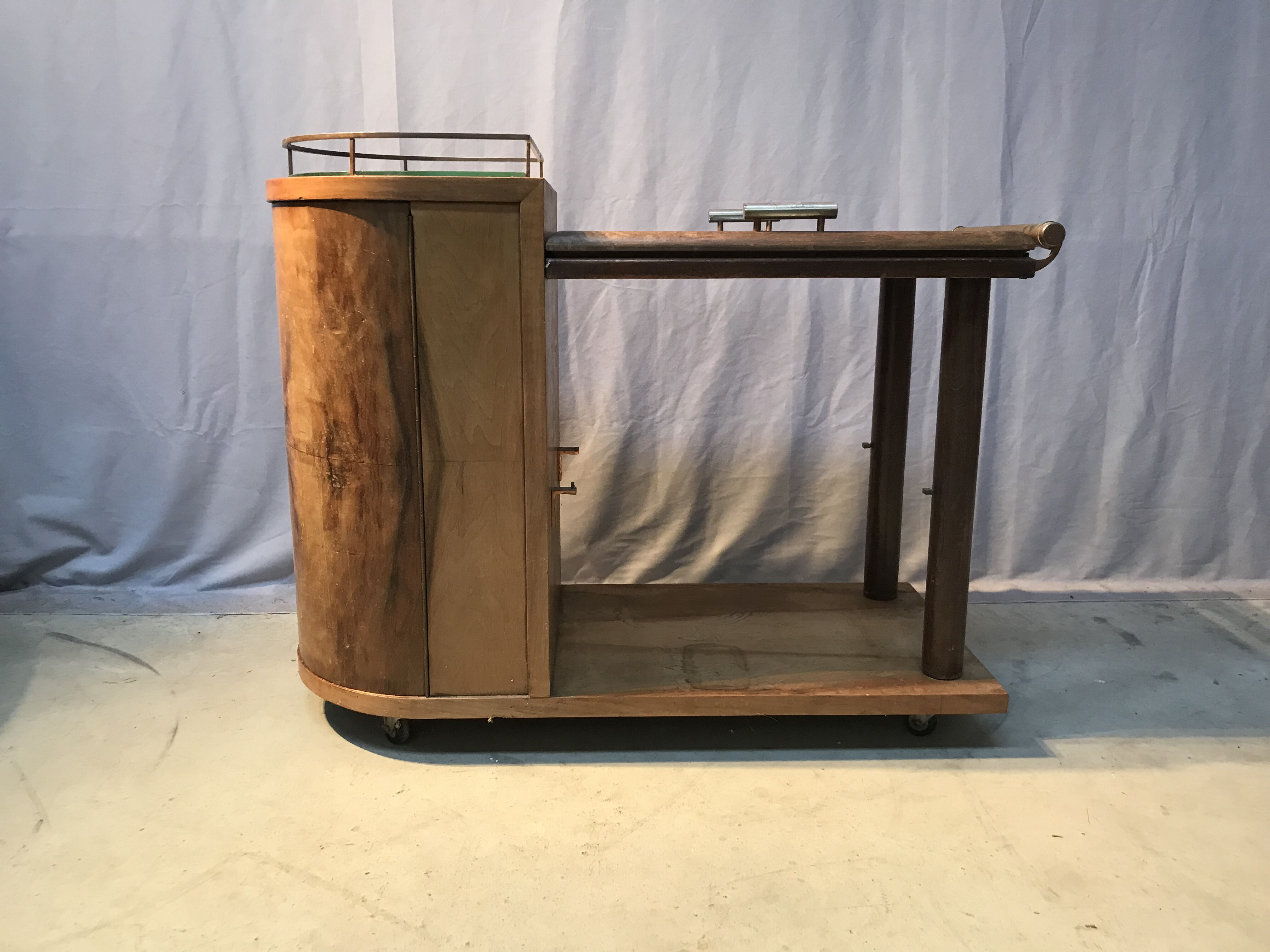 Vintage bar trolley service with detachable mirror service tray