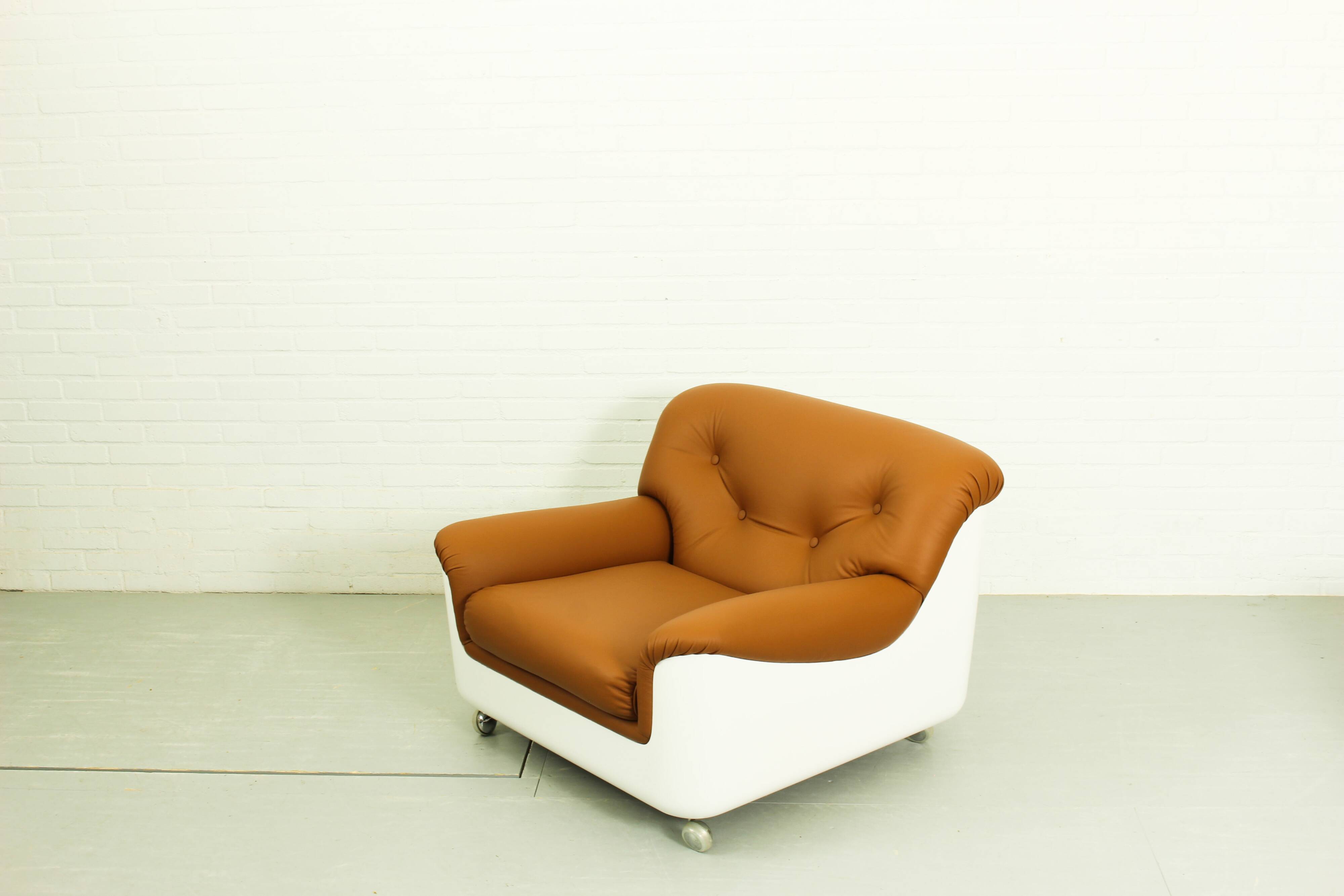 Space Age Fiberglass Lounge Chair in cognac leather, 1970s