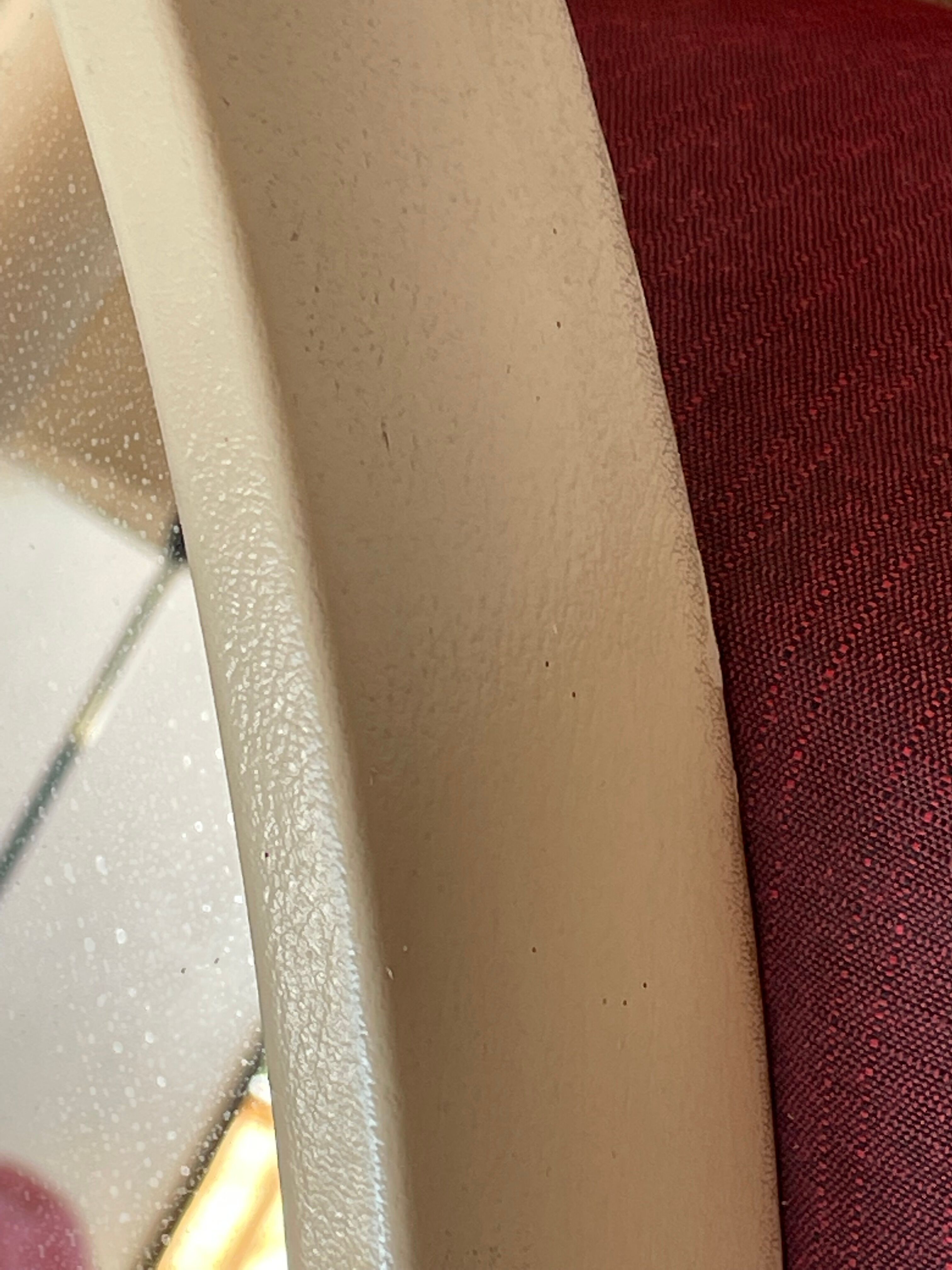 Oval pop mirror from the 60s 70s