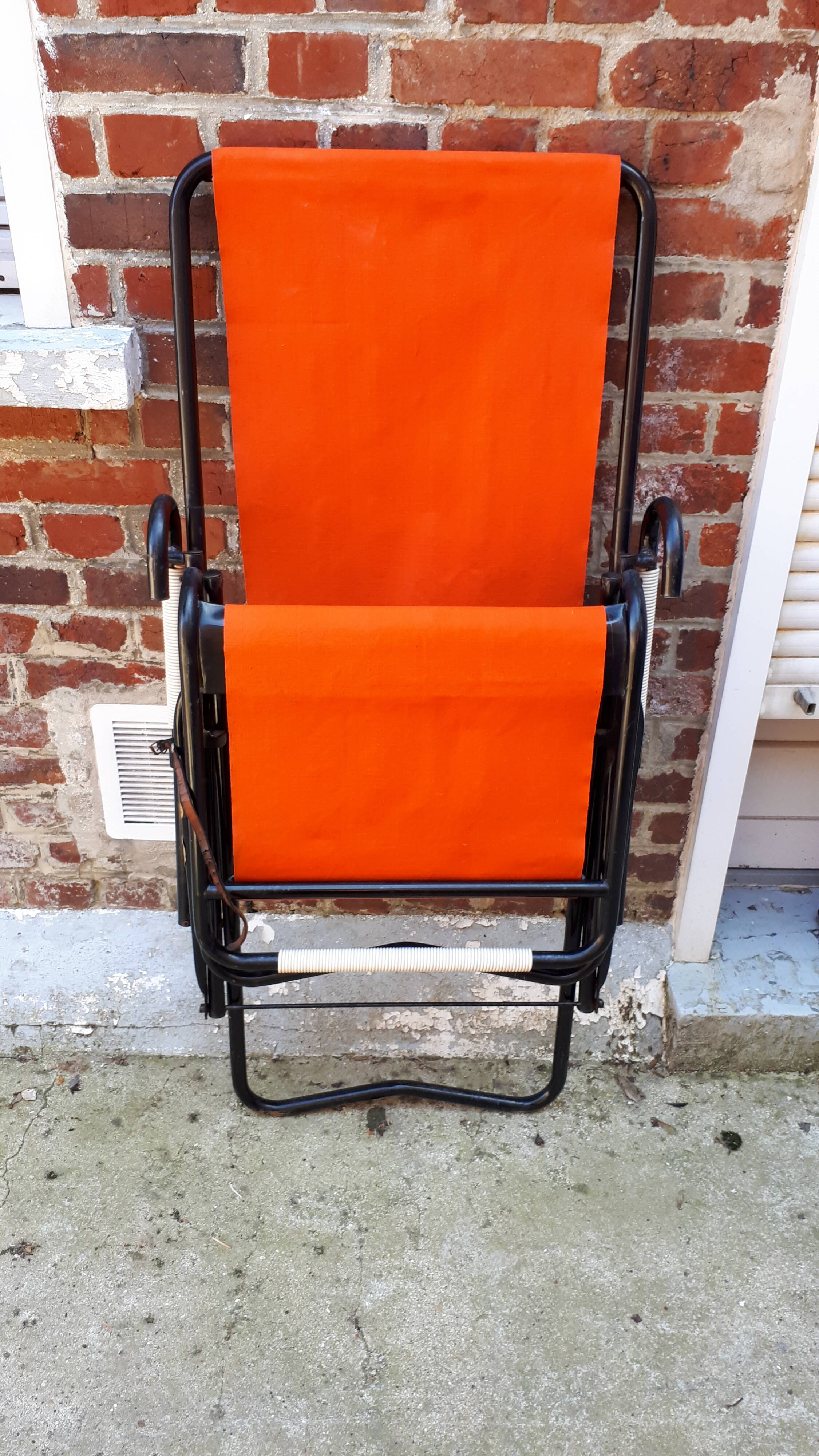 Ergelax folding long chair by Simbag from the 1950s