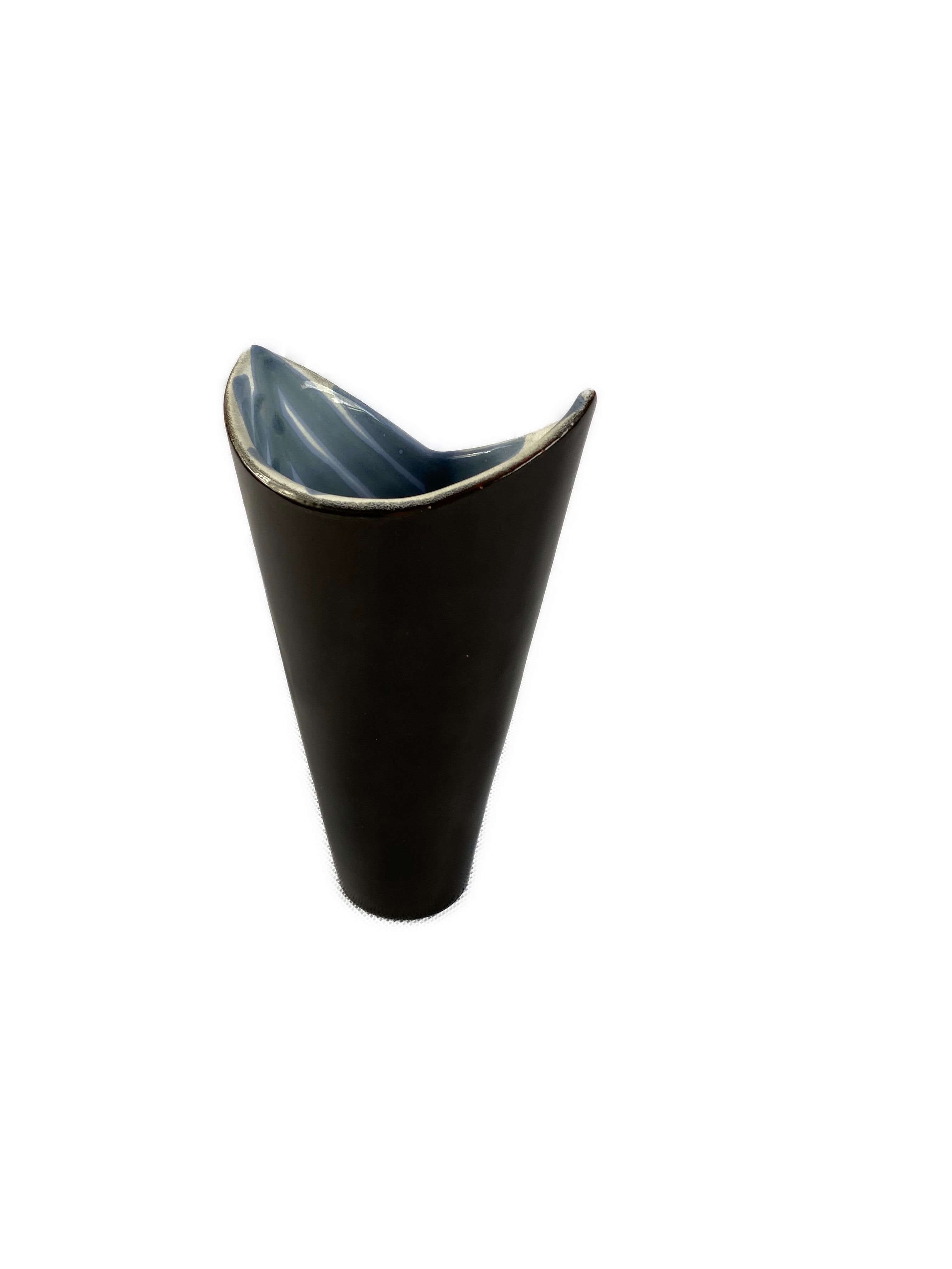 Design vase 1954 Mari Simmulson for Uppsala Ekeby
