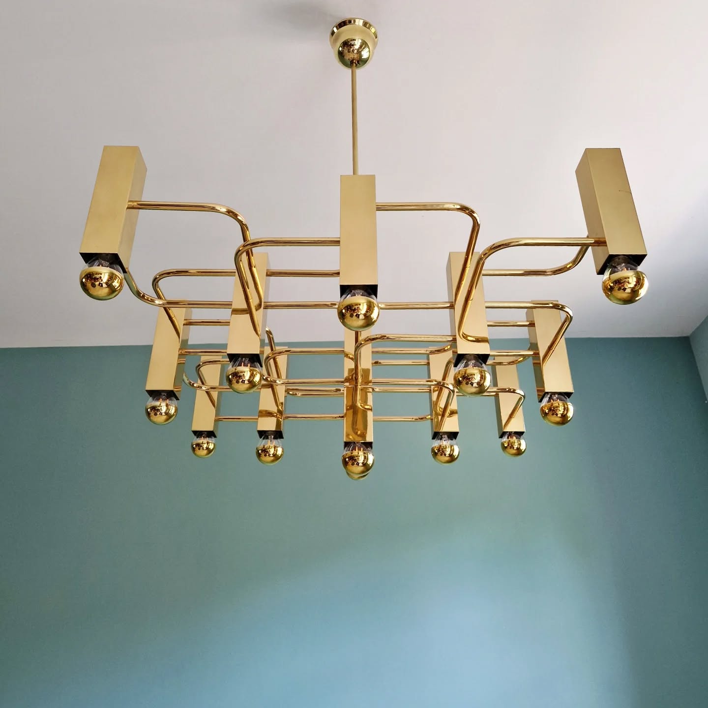 Geometric brass chandelier, design G. Sciolari, Boulanger, 1970