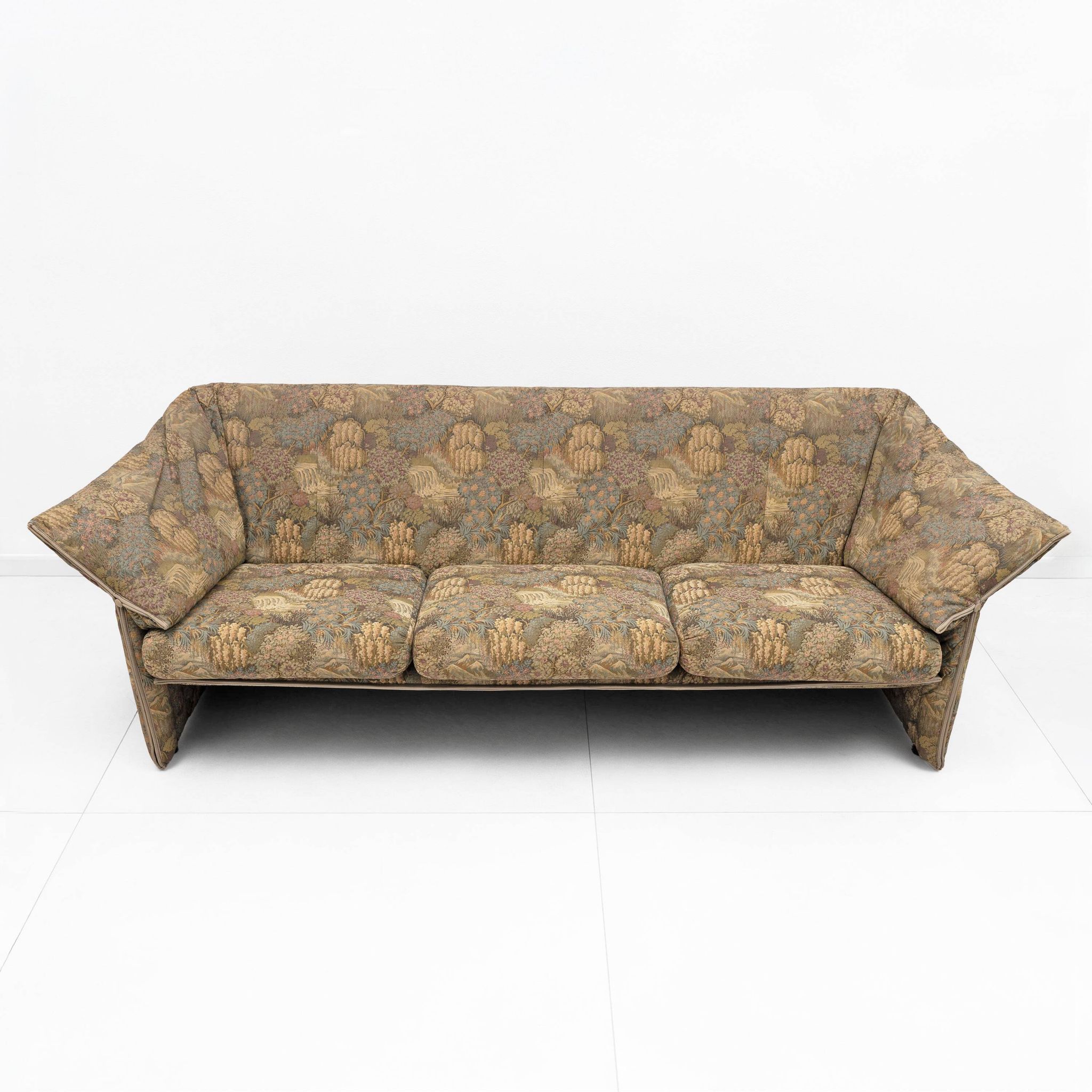 Jacquard fabric Sofa, Mario Bellini, "Le stelle" B&B Italia, 1970