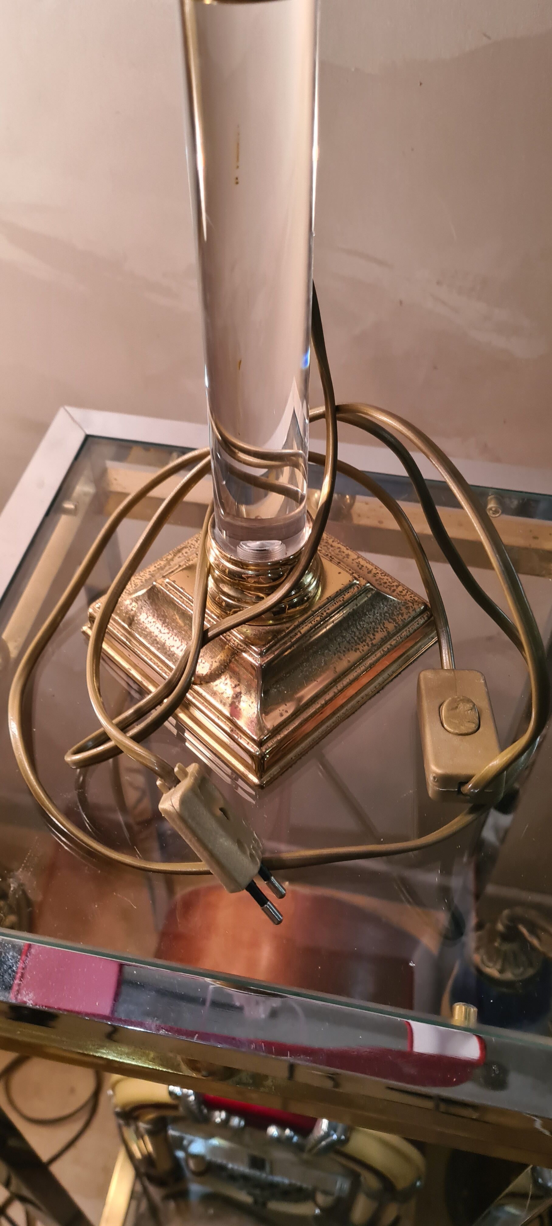 acrilic foot lamp 1950 has 70 trace on foot chrome gold pricked very well in its juice d epoque