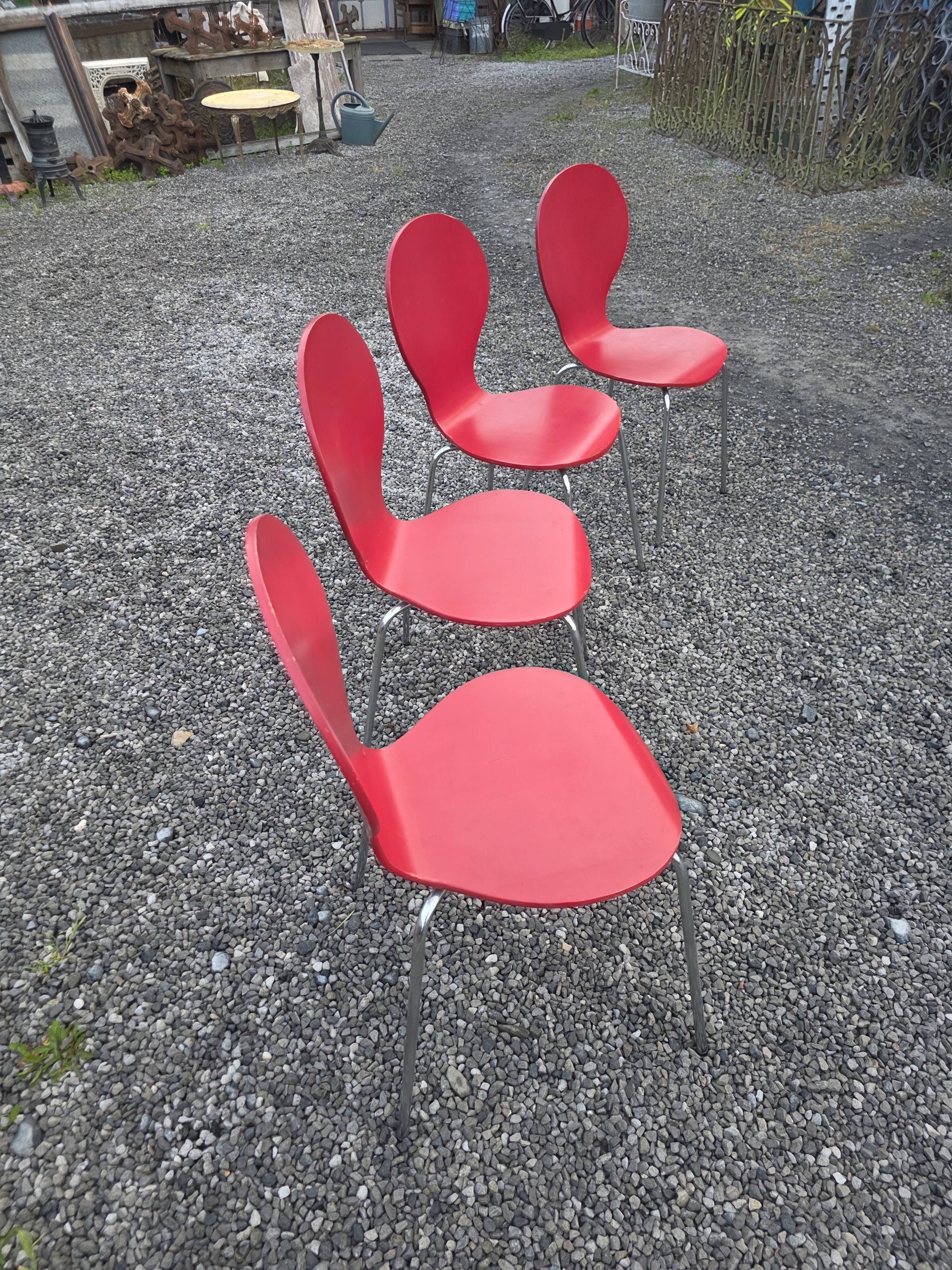 4 vintage design chairs in chrome metal