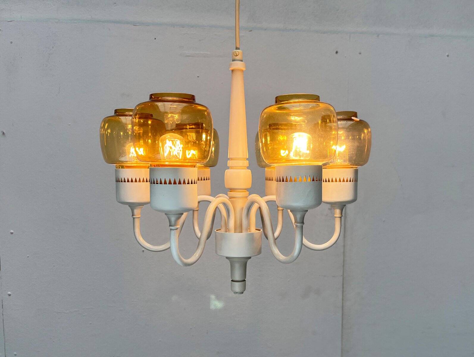 Swedish mid-century chandelier T526 with amber glass by Hans-Agne Jakobsson for Hans-Agne Jakobsson Ab, 1960s.