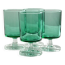 Verres à liqueur translucide vert.