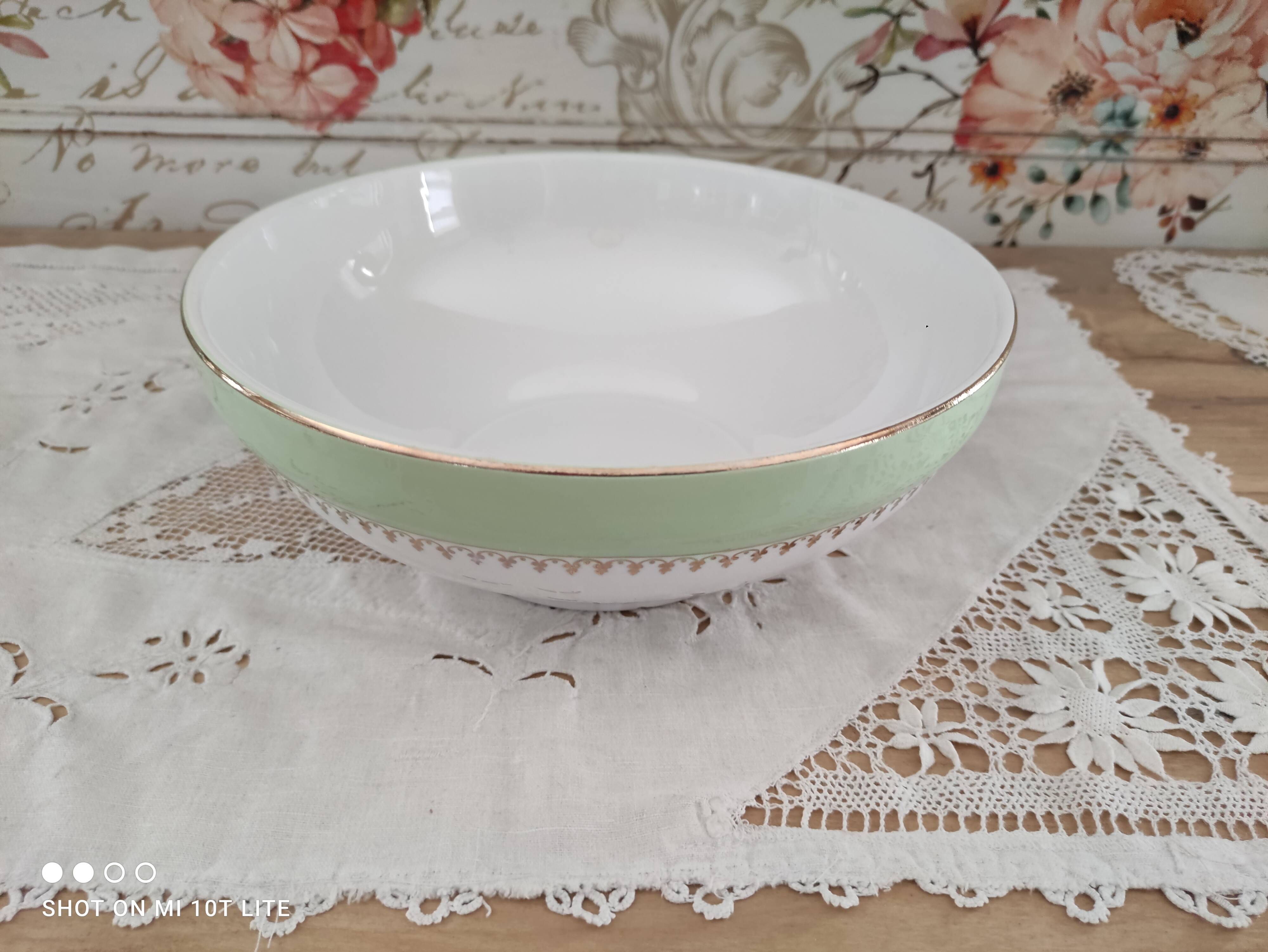 Aqua green salad bowl with golden frieze L'Amandinoise