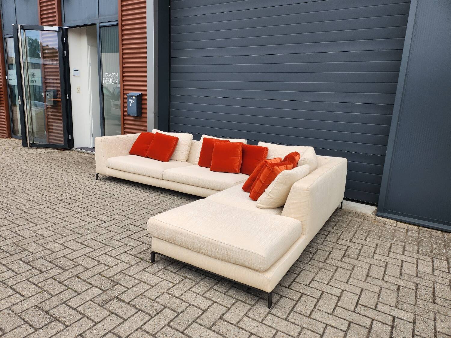 B&B italia - Ray sofa by Antonio Citterio