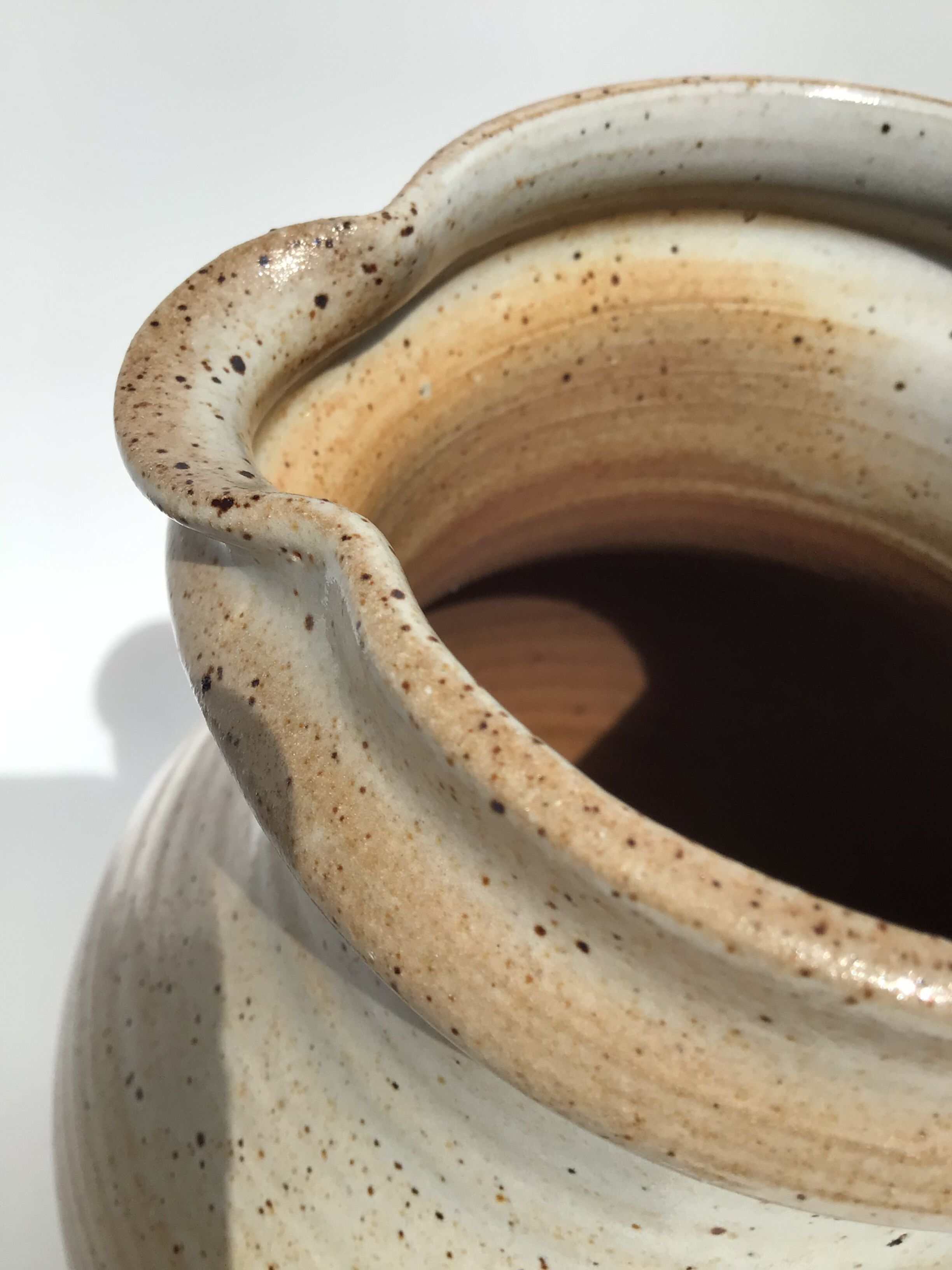 Artisanal pitcher Marais sandstone 1,75l