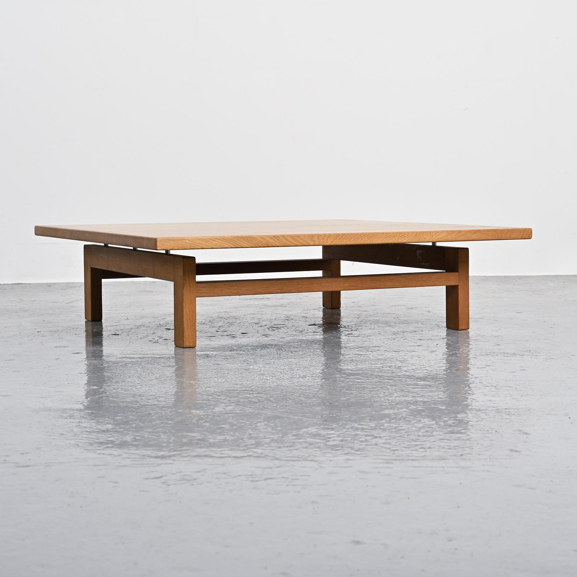 Table basse par Hans J. Wegner, Getama, Danemark, circa 1960