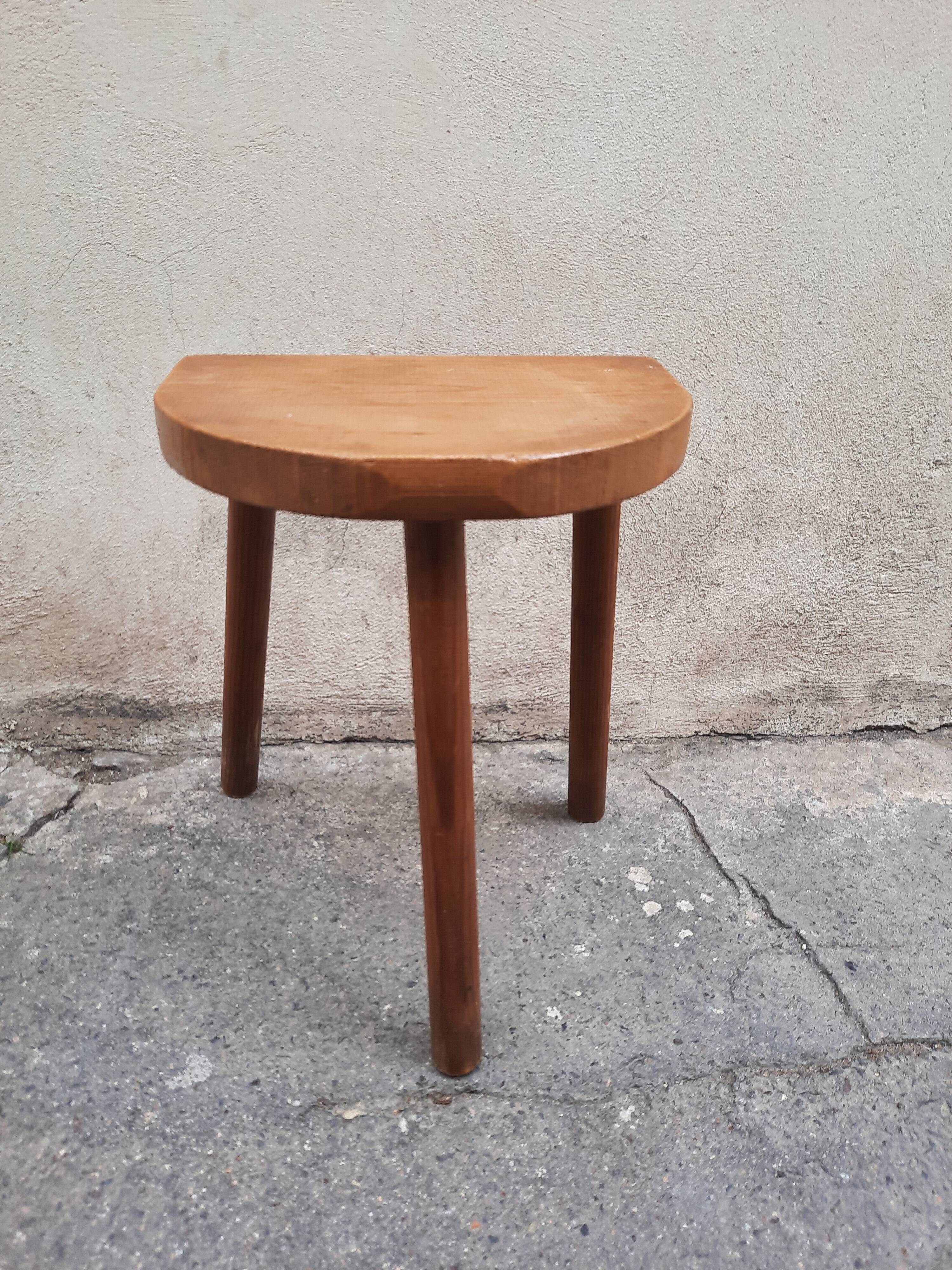 Tripod stool