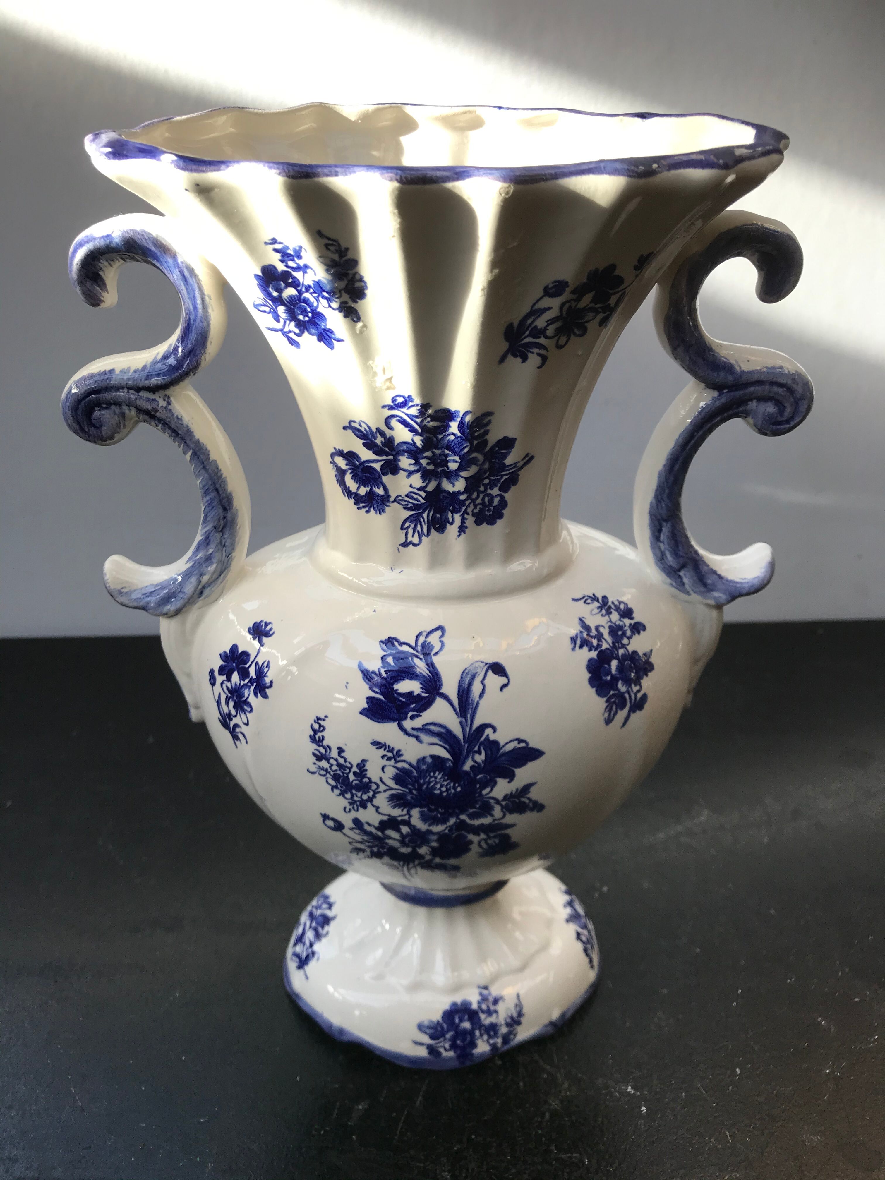 Vase capodimonte céramique blanche décor bleu vintage