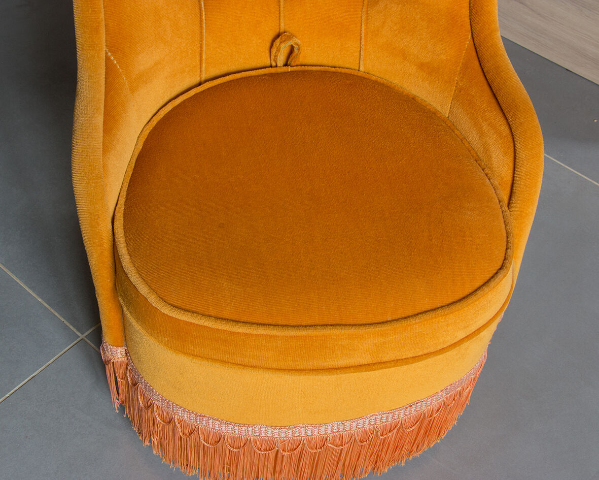 Apricot toad armchair