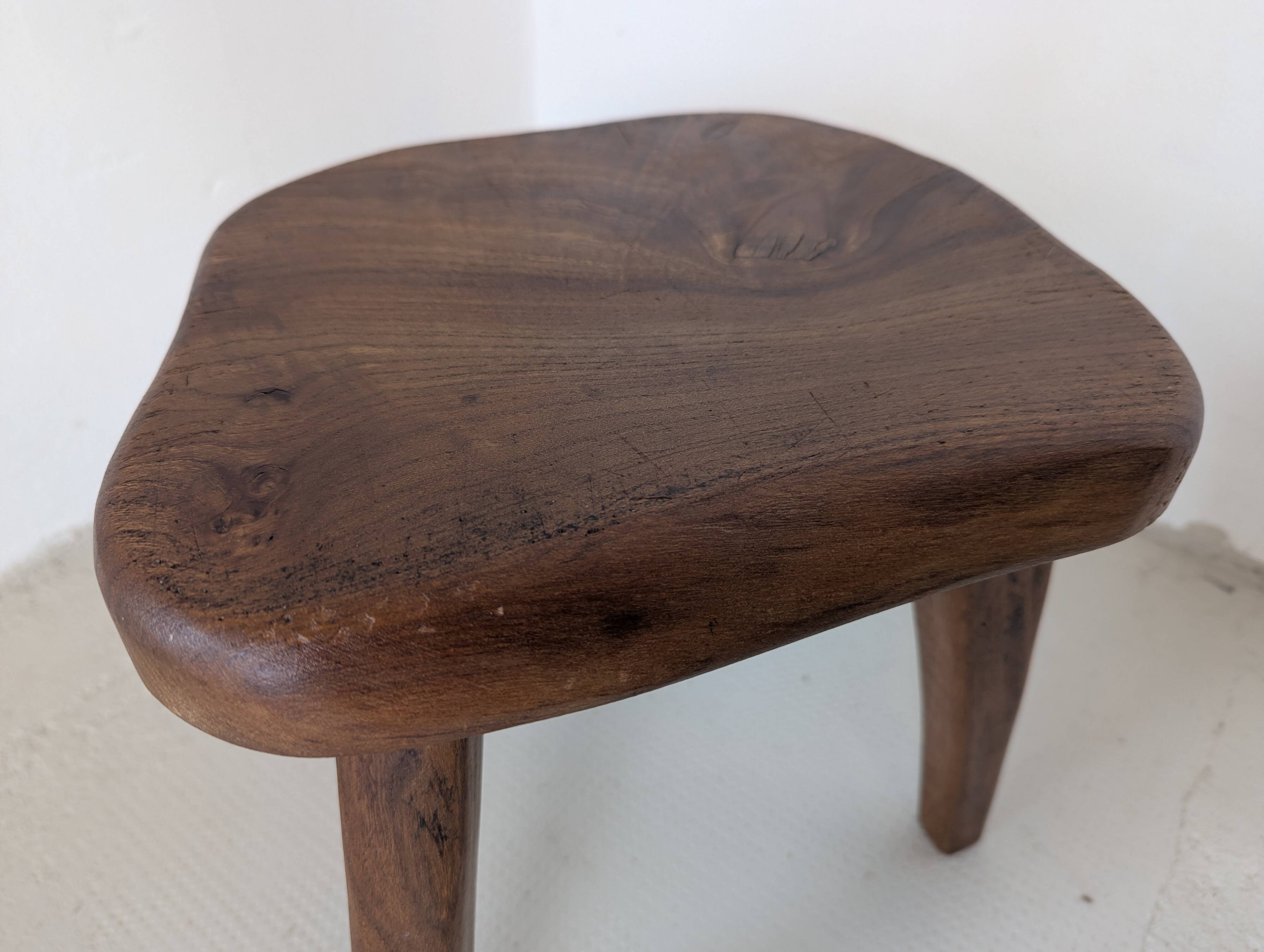 Tabouret bas en bois massif, Henri Bataille