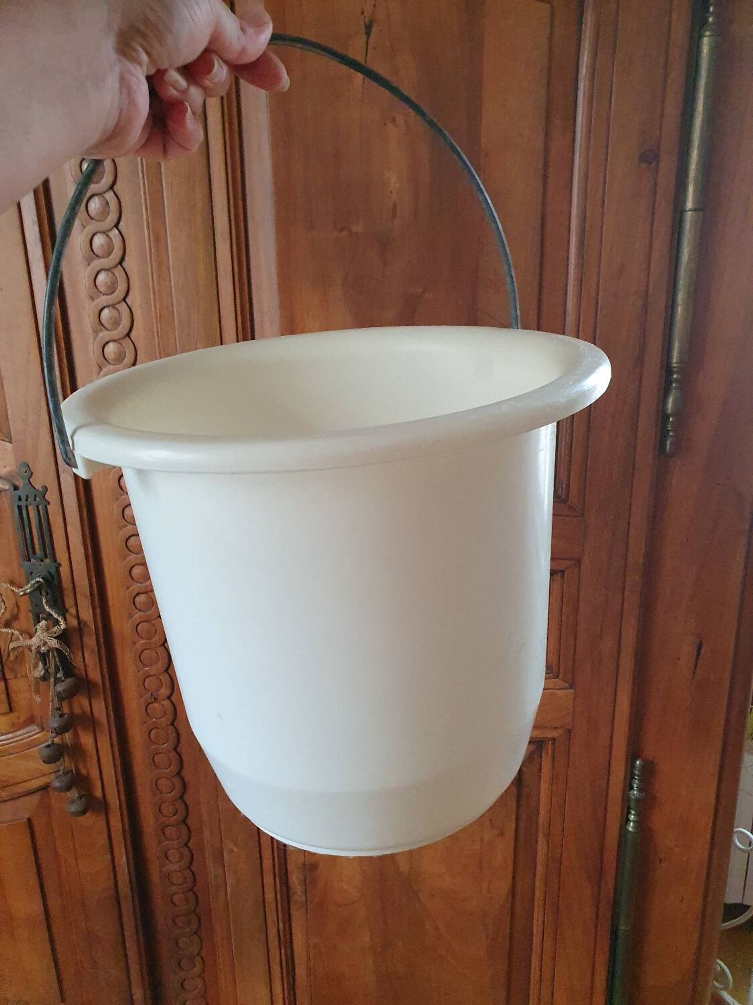 Trash can on vintage industrial style metal base