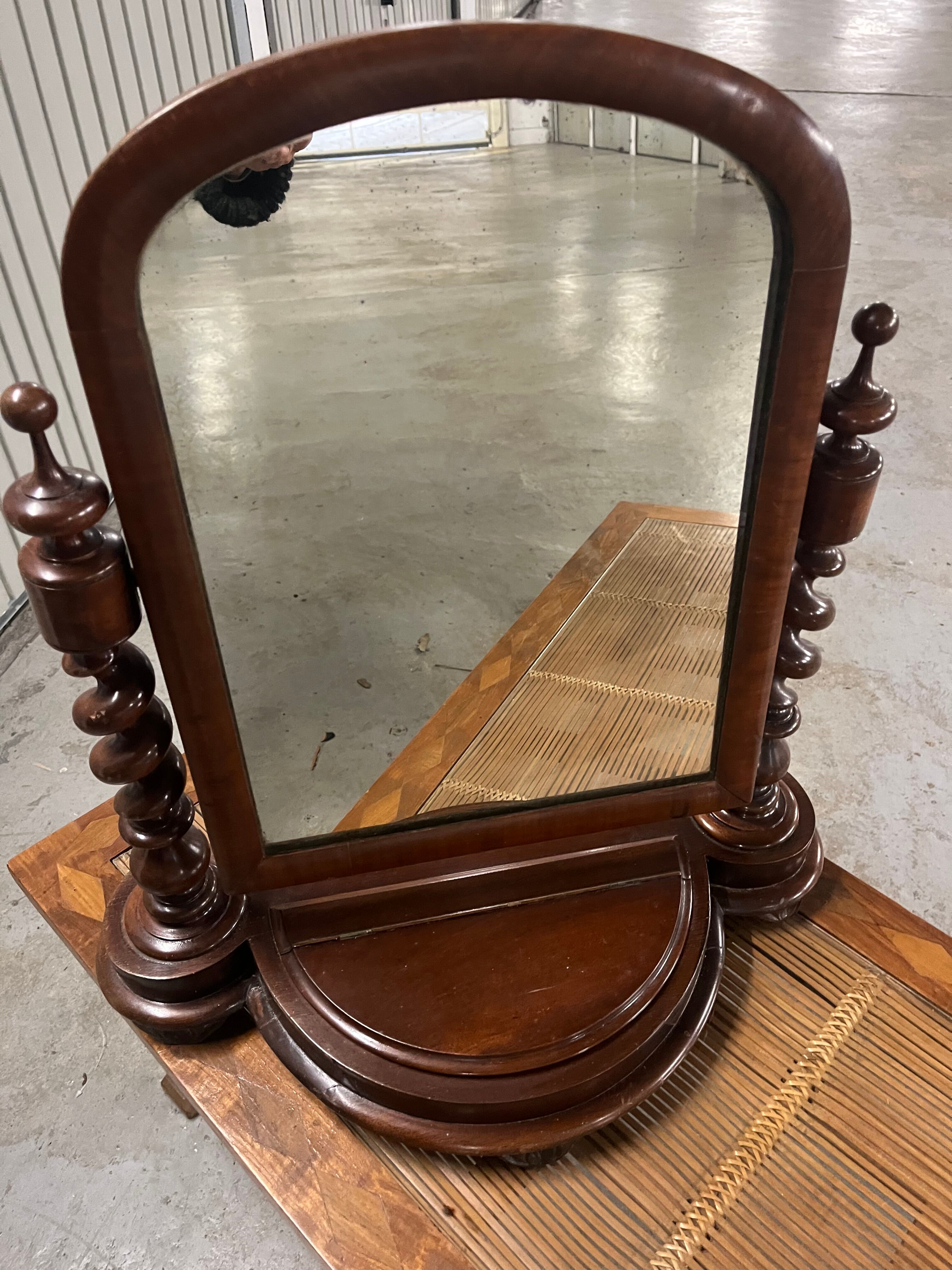 Louis-Philippe mahogany dressing mirror, 19th century.