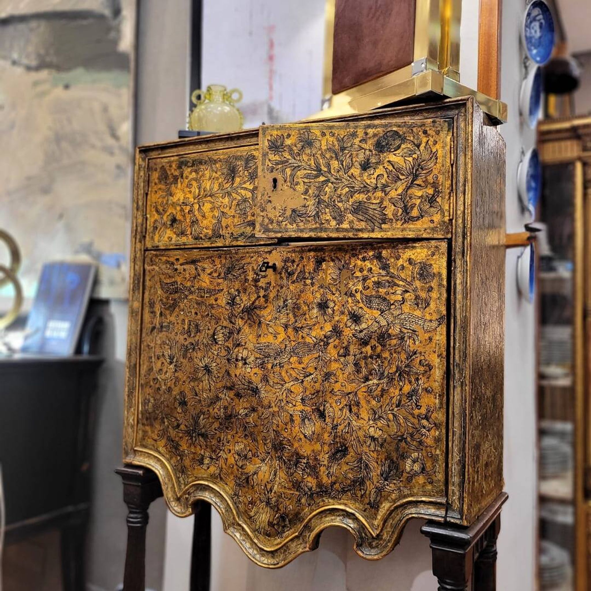 Cabinet of gilded and silvered leather, Art Nouveau, circa 1920 – Spain