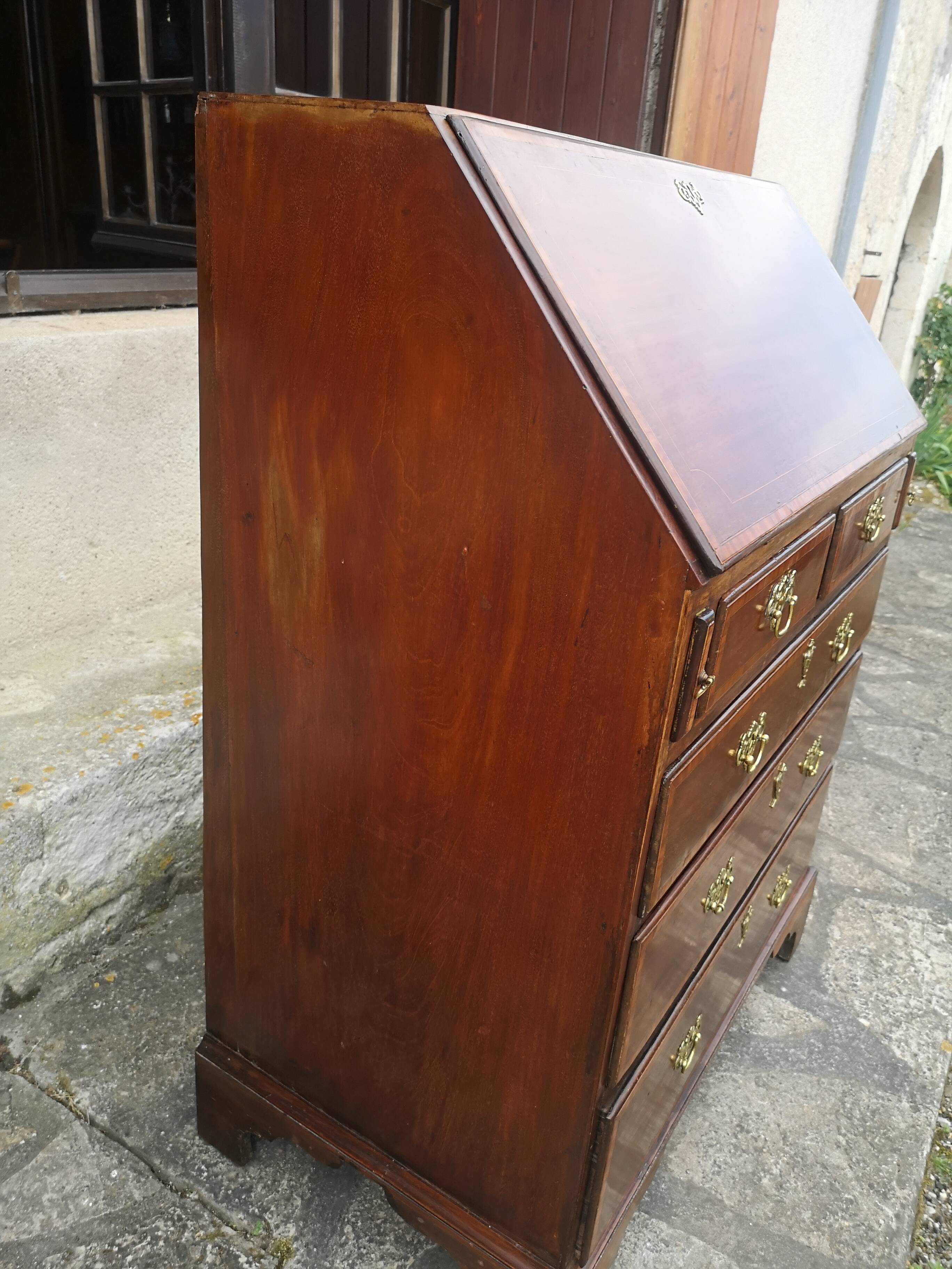 Bureau Scriban